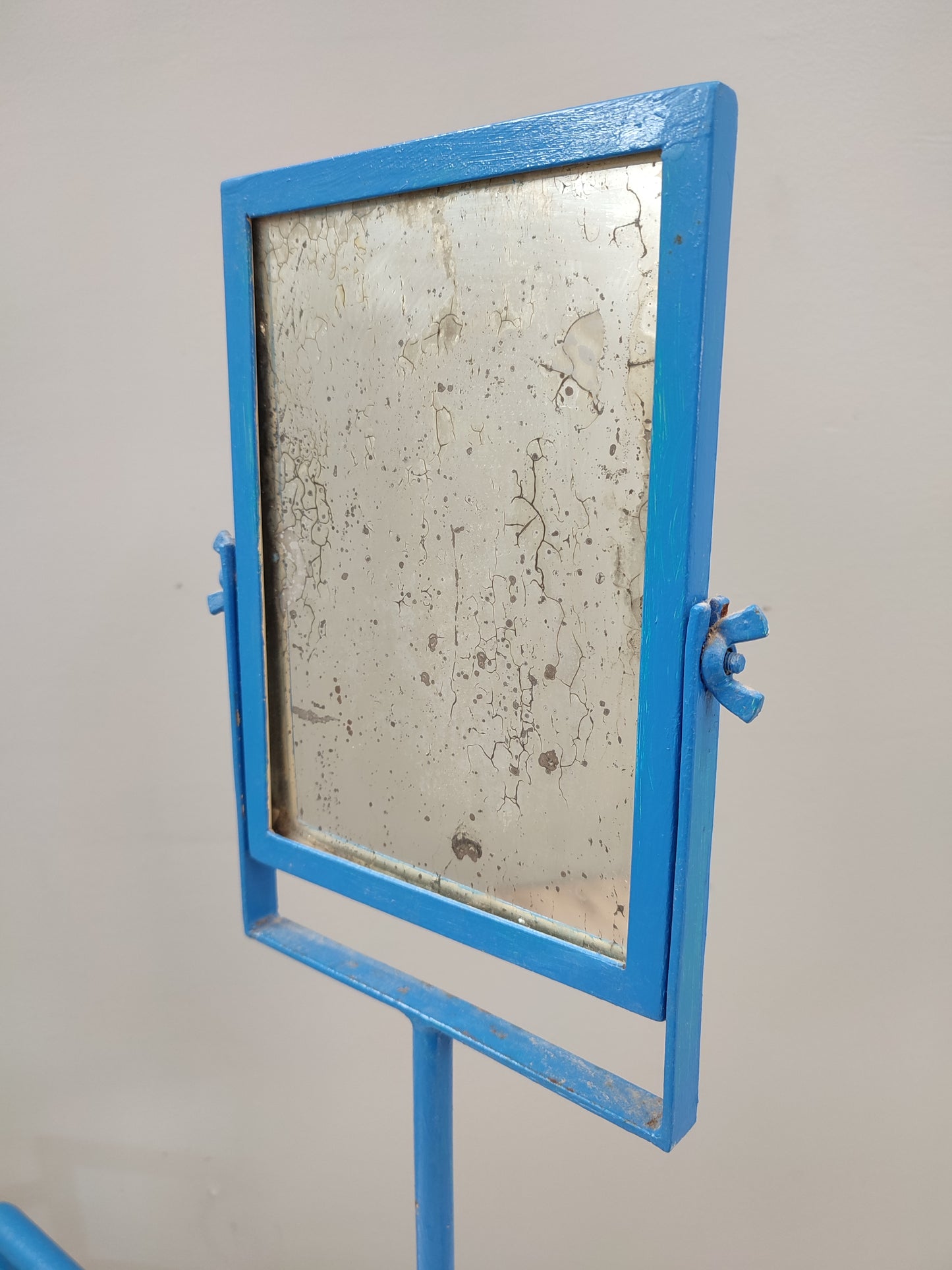 60095 Toletta catino in ferro blu con marmo