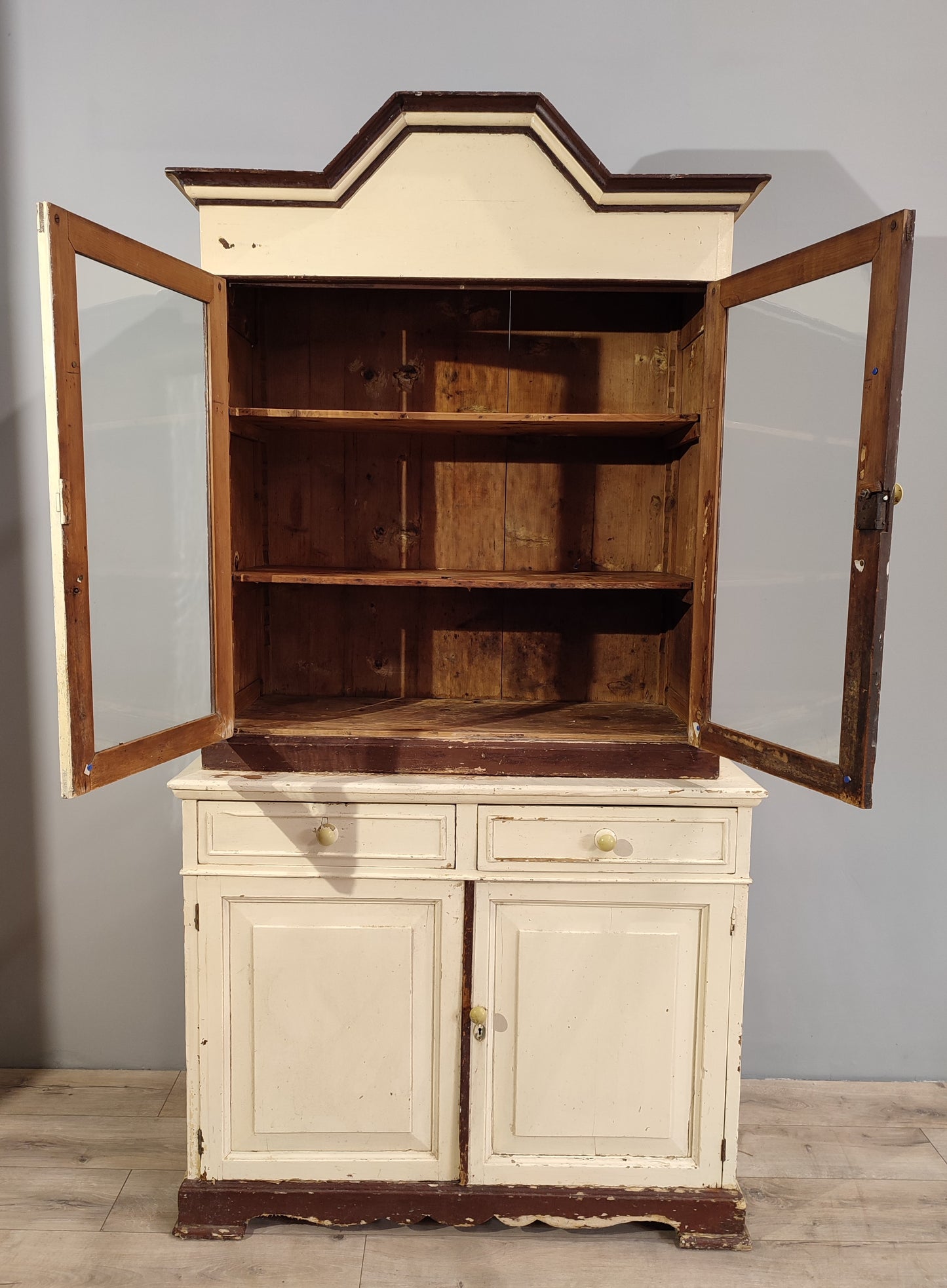 60164 Credenza in legno marrone e bianca