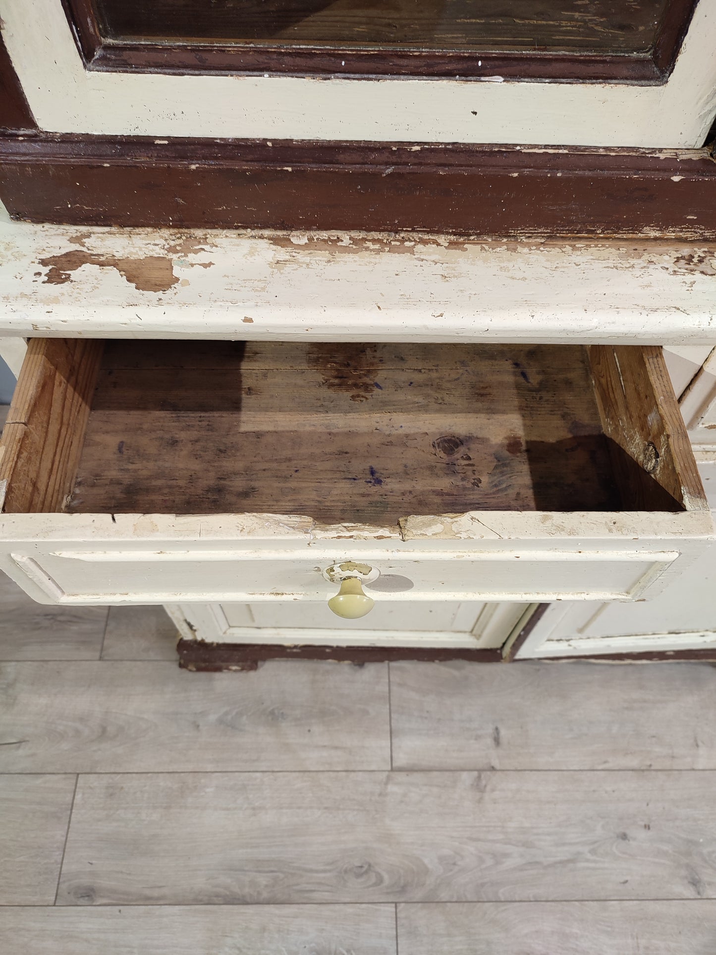 60164 Credenza in legno marrone e bianca