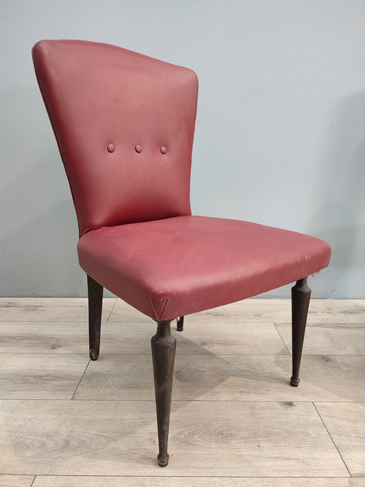 60125 Coppia di poltroncine di metà secolo di colore bordeaux