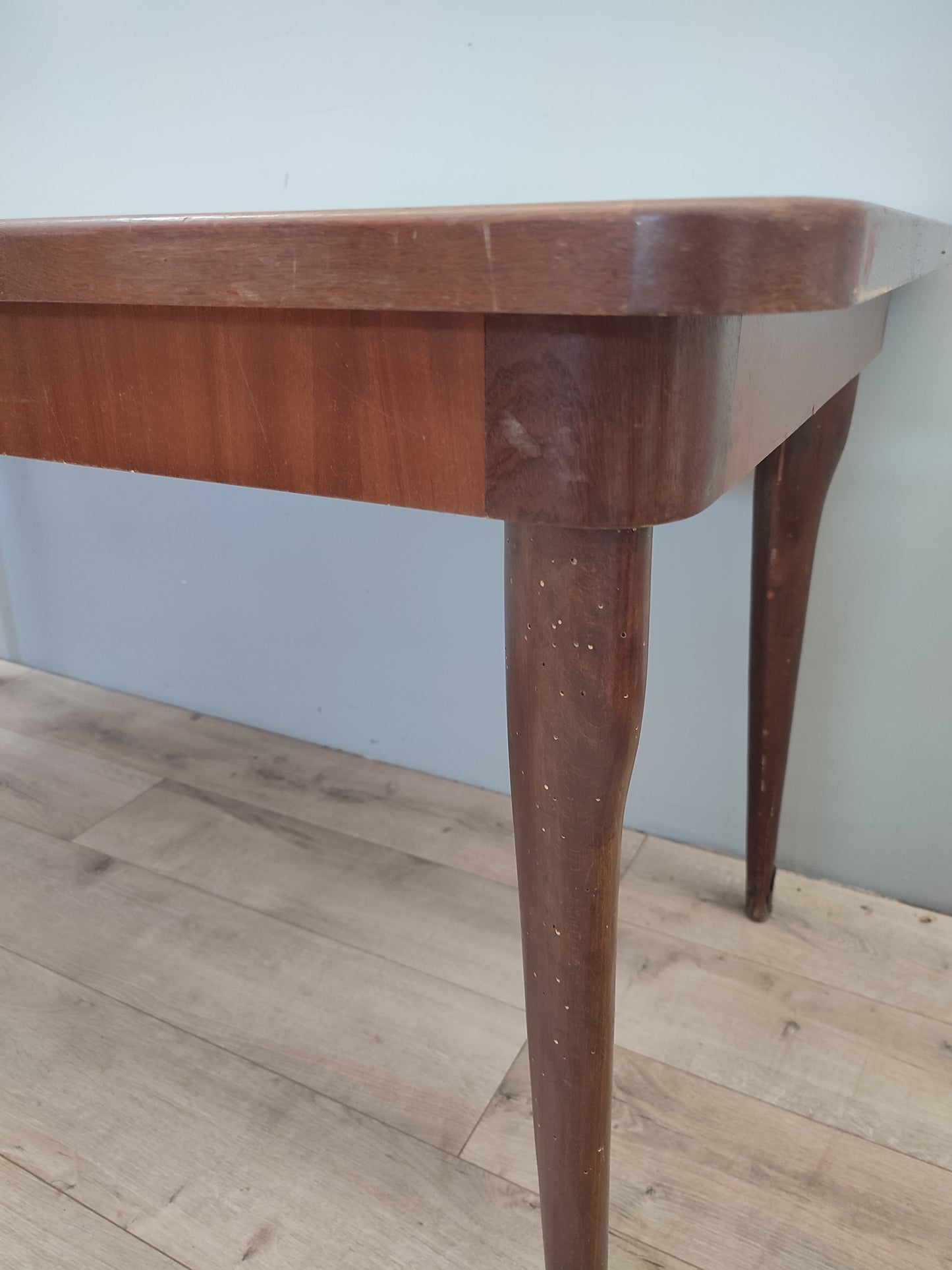 63243 Tavolo anni '50 in legno con piano bianco