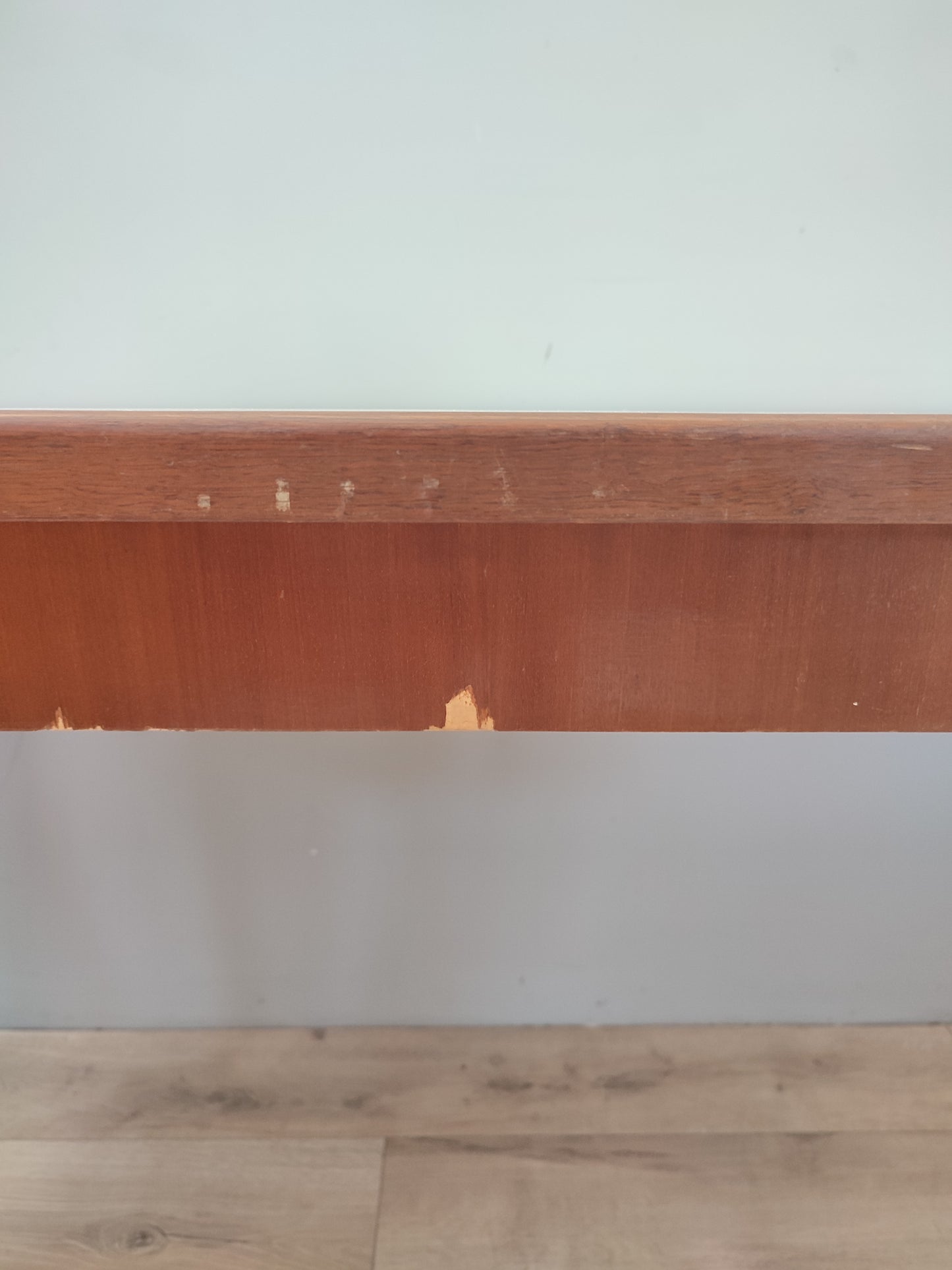 63243 Tavolo anni '50 in legno con piano bianco