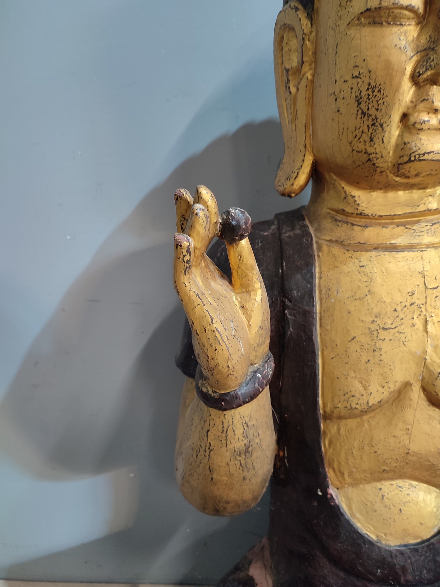 43256 Grande scultura buddha in legno dipianto