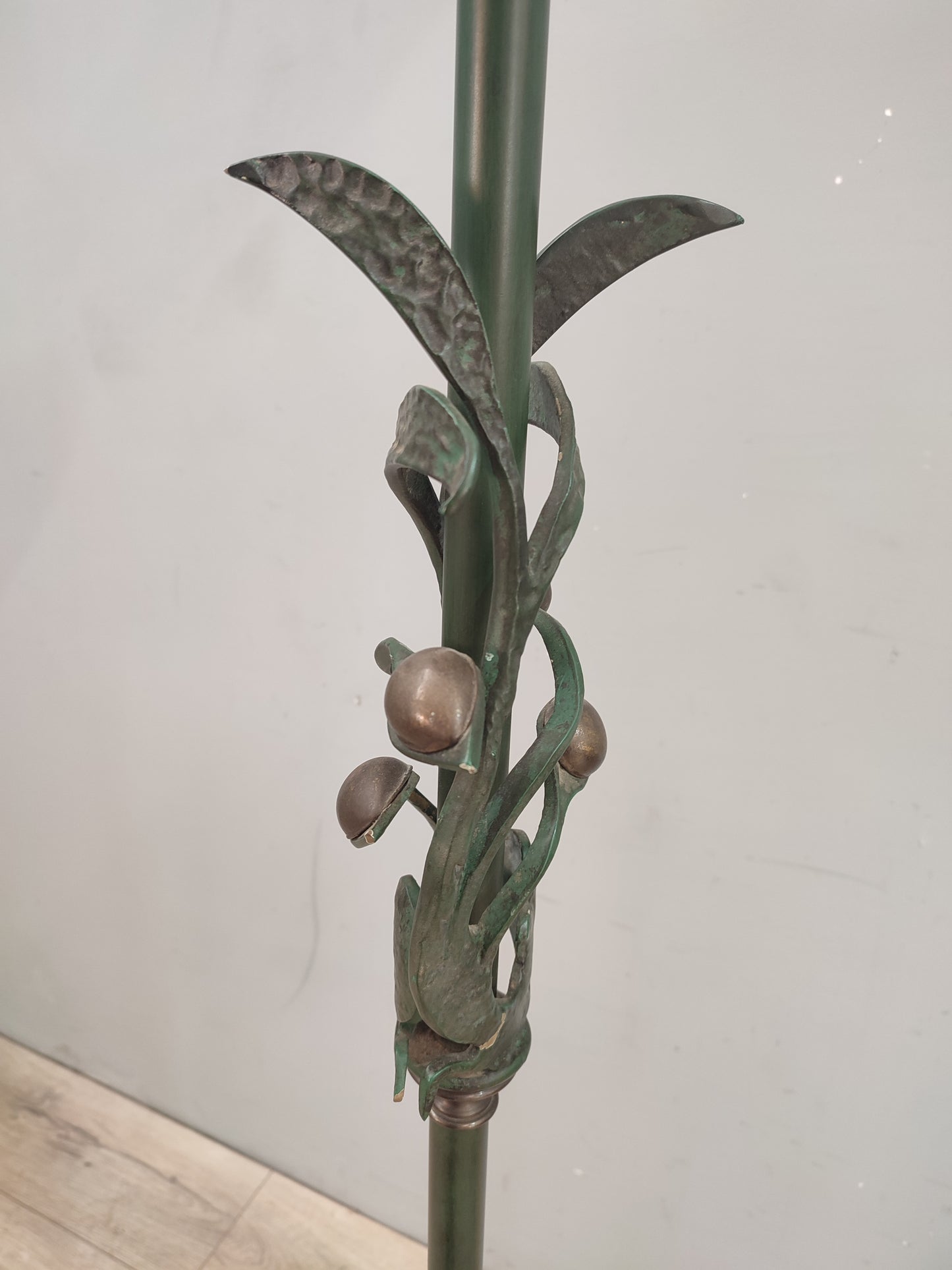 68386 Piantana in metallo verde