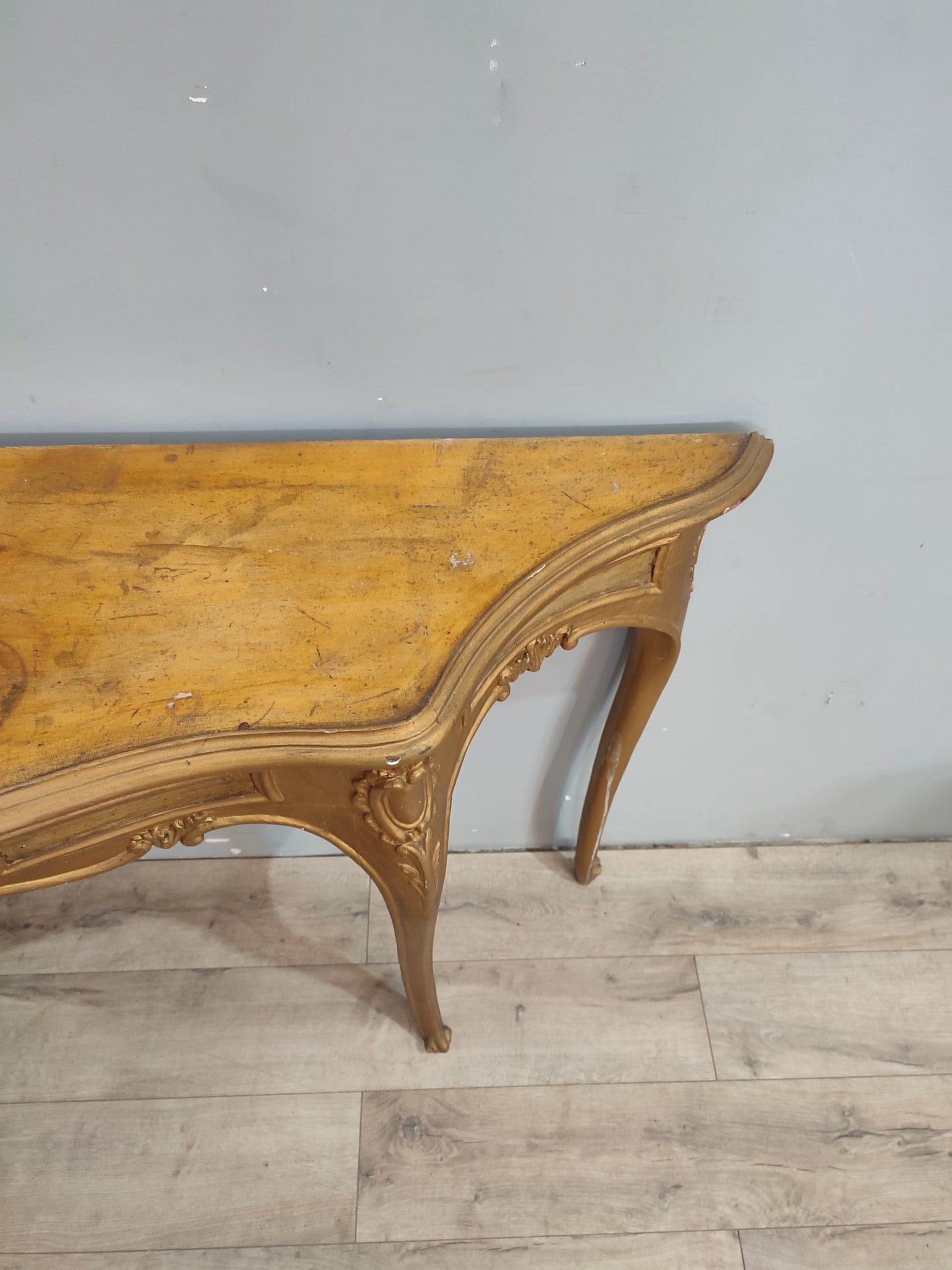 68604 Console dorata in legno