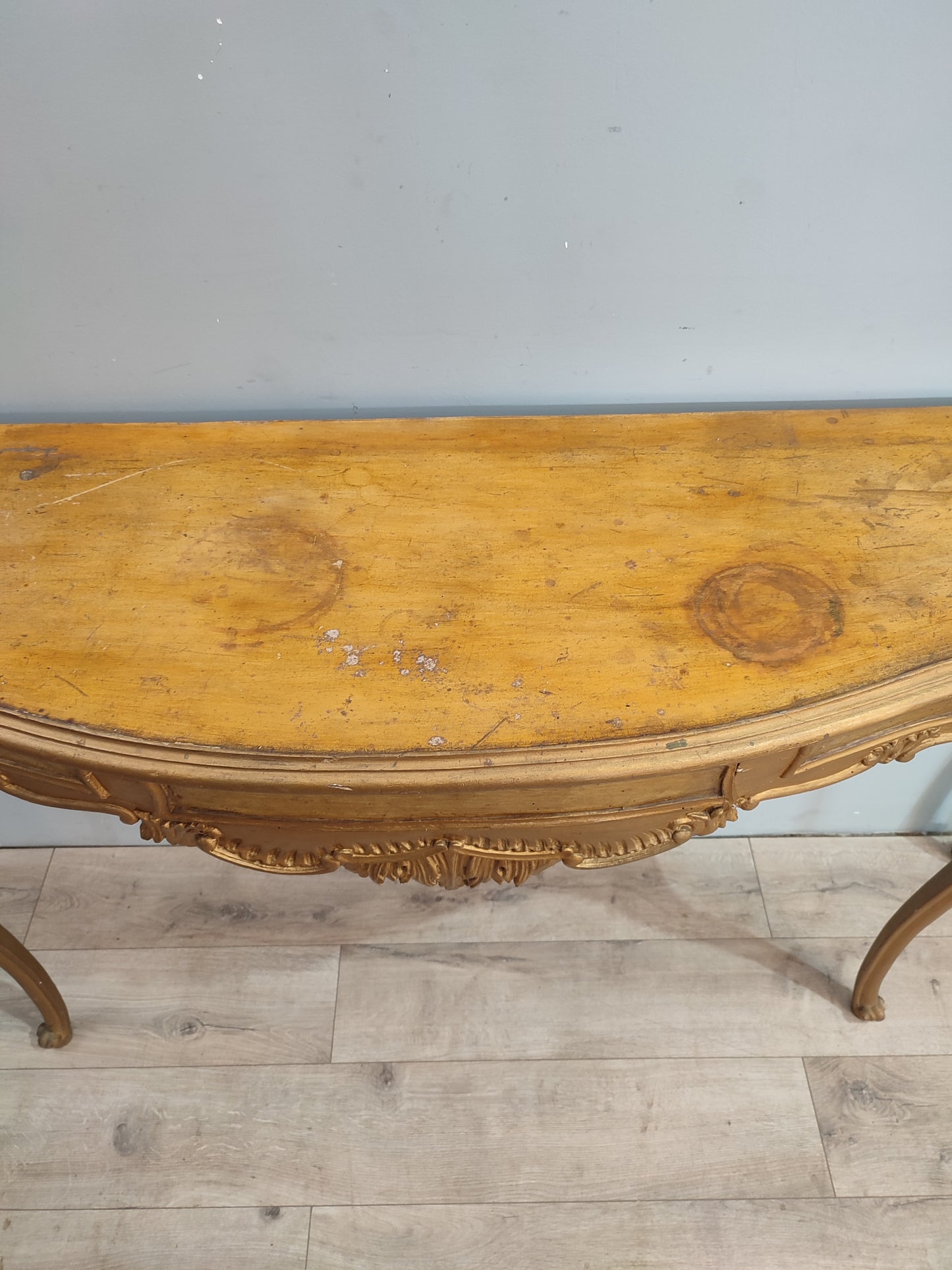 68604 Console dorata in legno