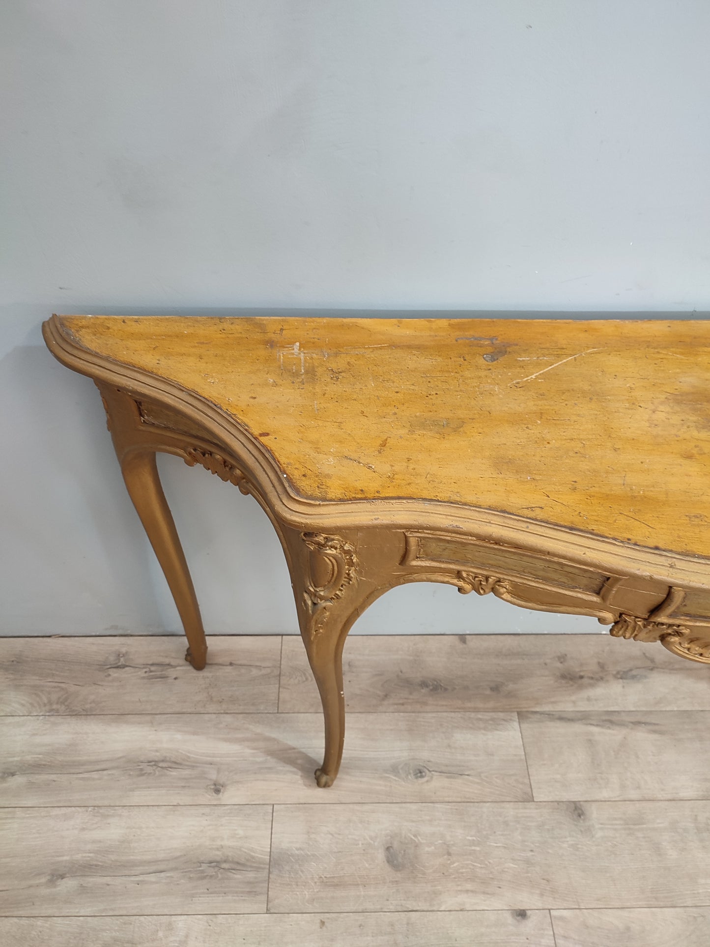 68604 Console dorata in legno