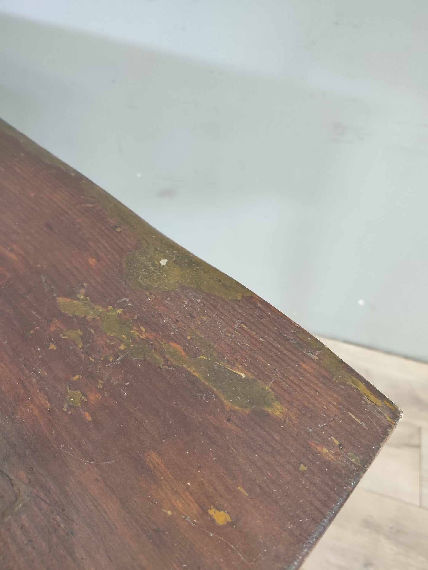 68873 Tavolo quadrato in legno marrone