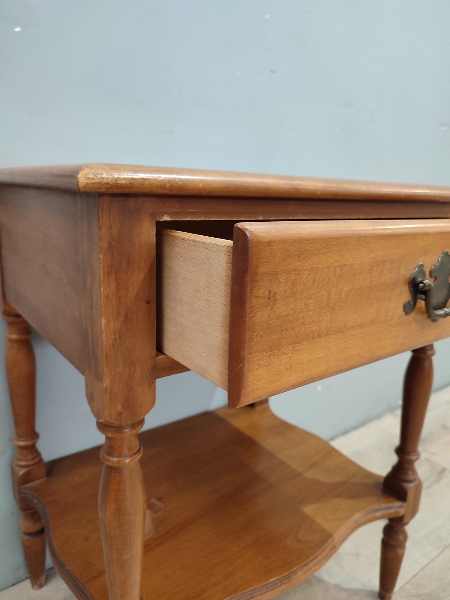 70466 Comodino con cassetto e ripiano