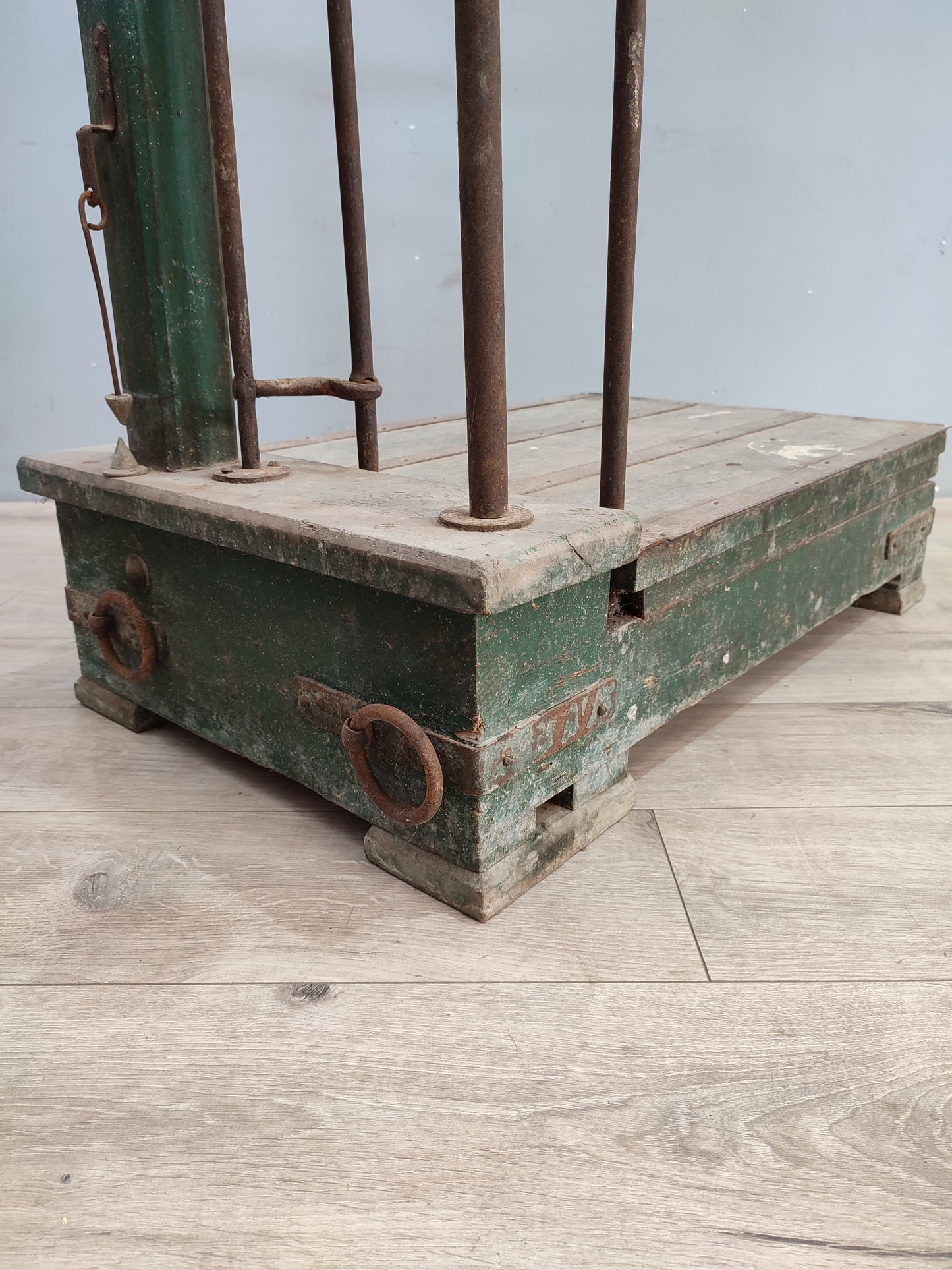 70836 Antica bascula in legno