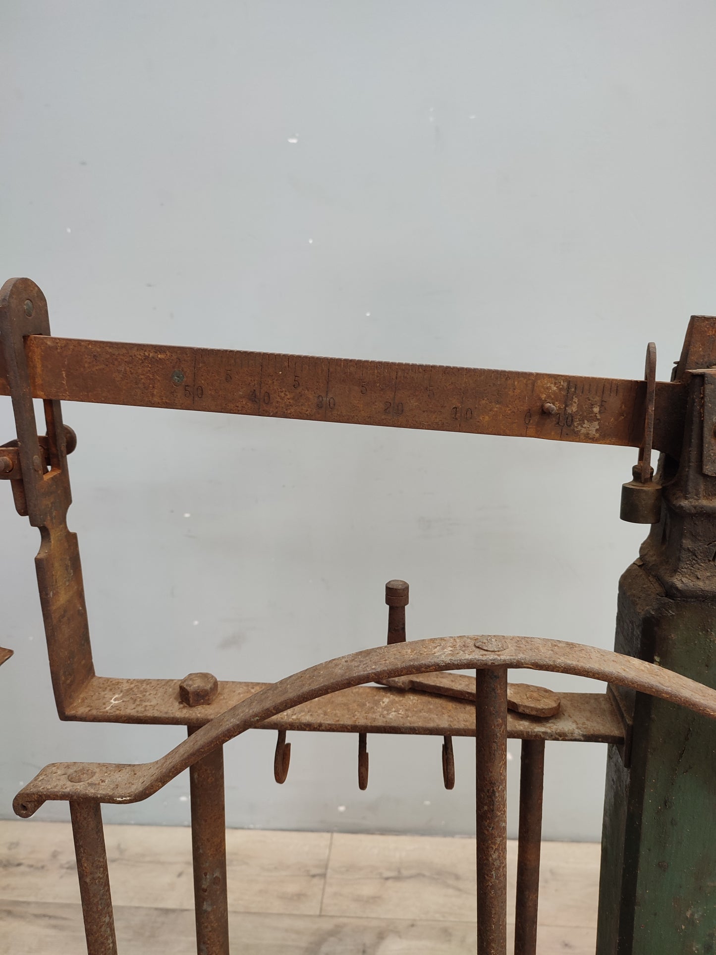 70836 Antica bascula in legno