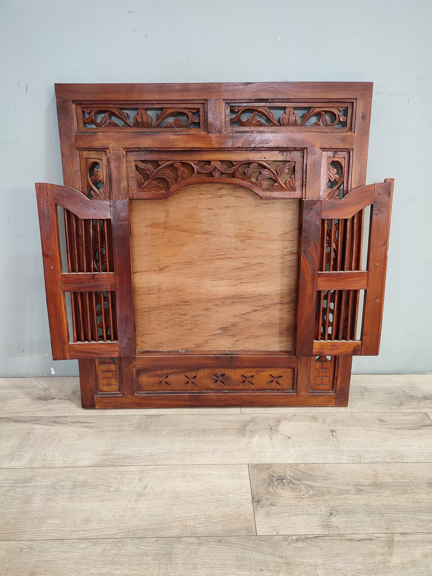 70793 Cornice etnica con finestrella
