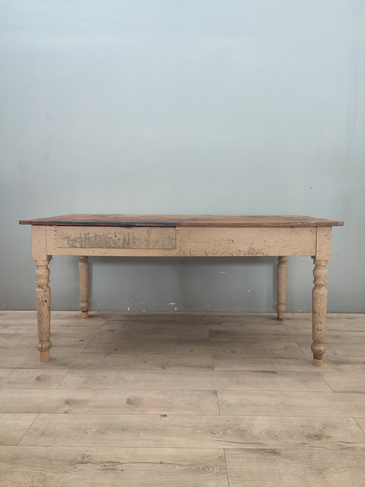 70862 Tavolo rustico in legno con base bianca