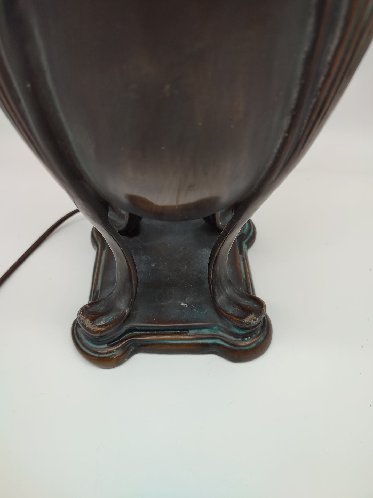 70139 Lampada da tavolo in bronzo stile Liberty