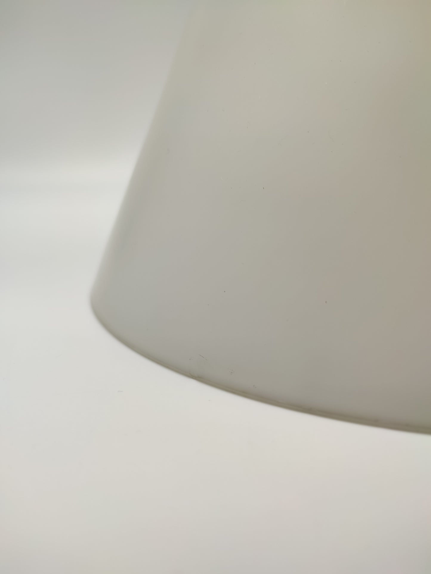 71269 Coppa lampadario in vetro opalino anni '60