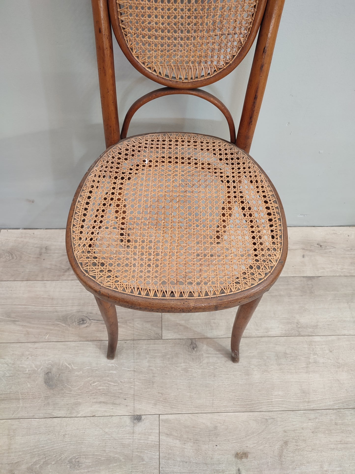 73802 Sedia in legno e paglia di Vienna con schienale alto Gebruder Thonet
