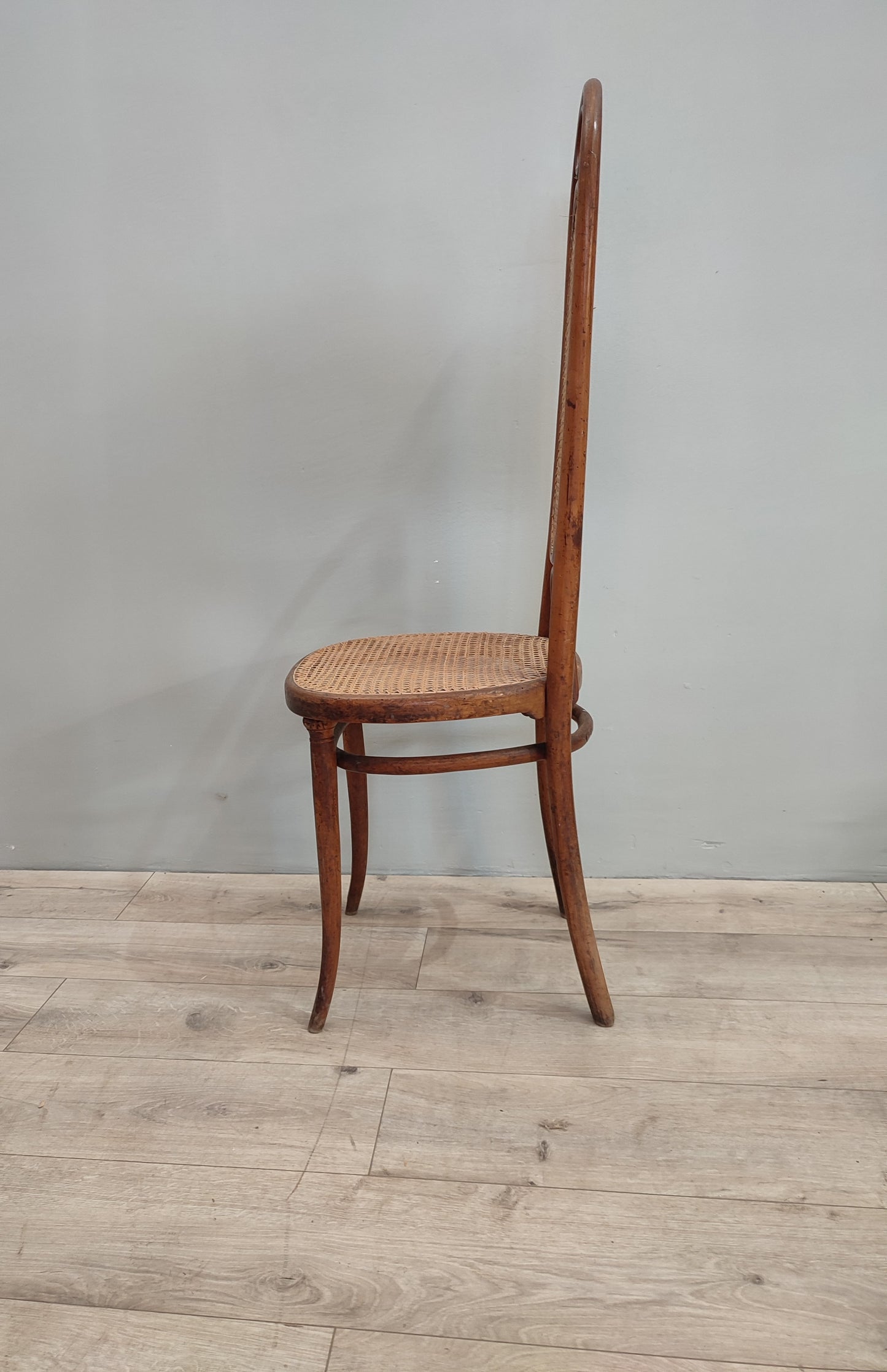 73802 Sedia in legno e paglia di Vienna con schienale alto Gebruder Thonet