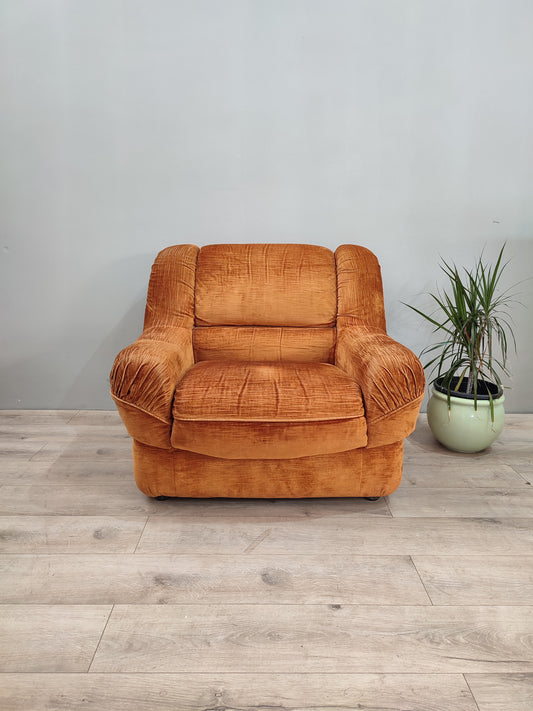 74176 Poltrona Mimo Padova modello Anemone, anni '70