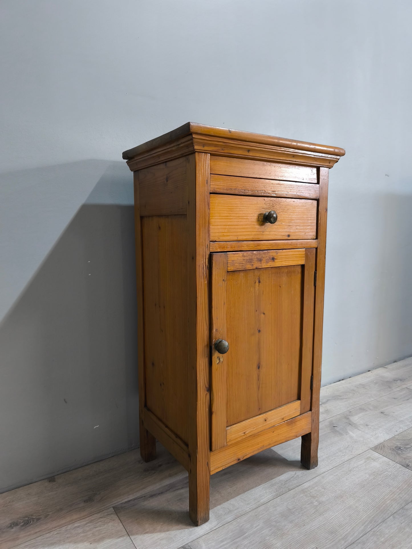 74983 Mobile battilardo in legno
