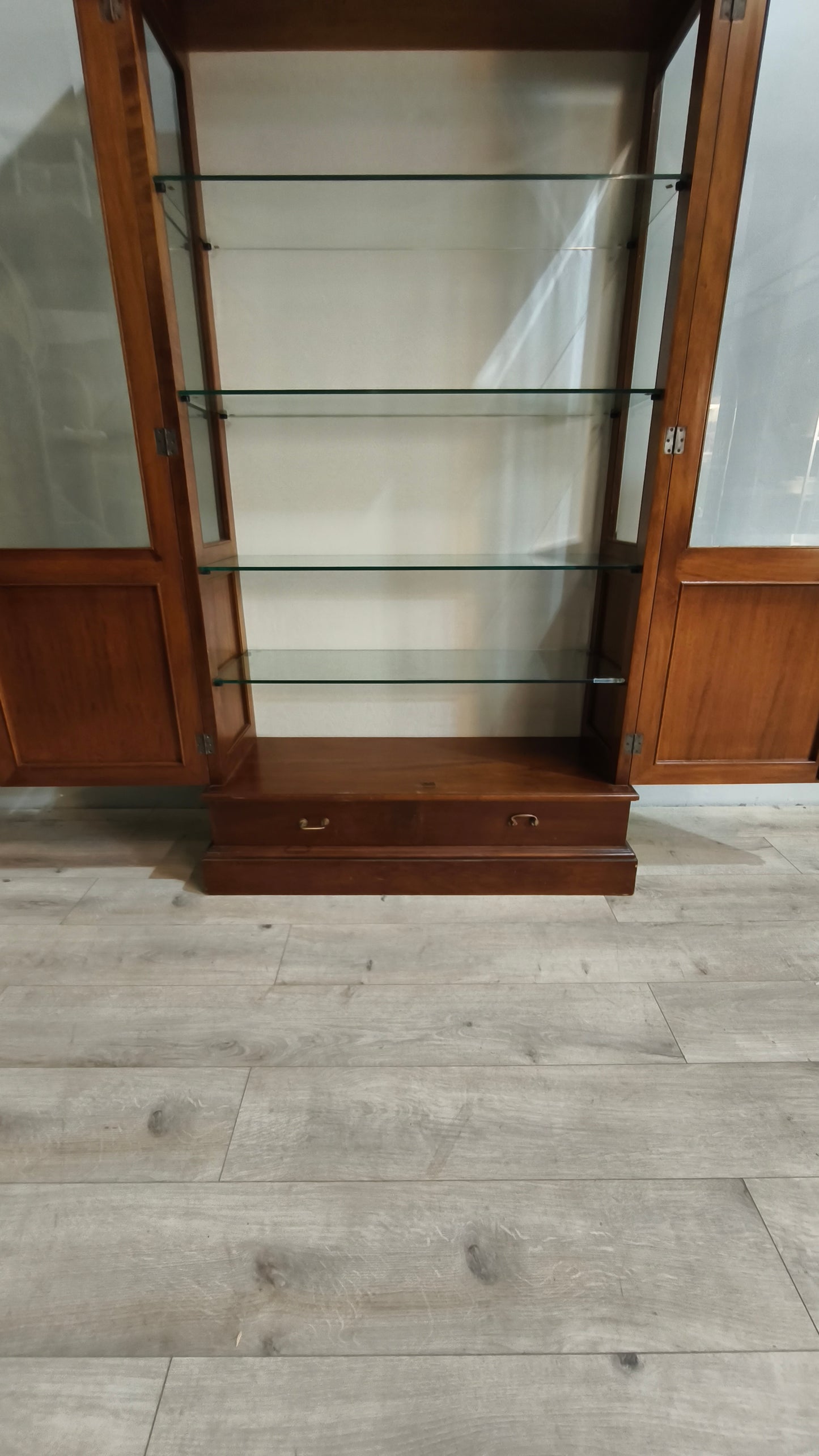 75624 Vetrina due ante in legno