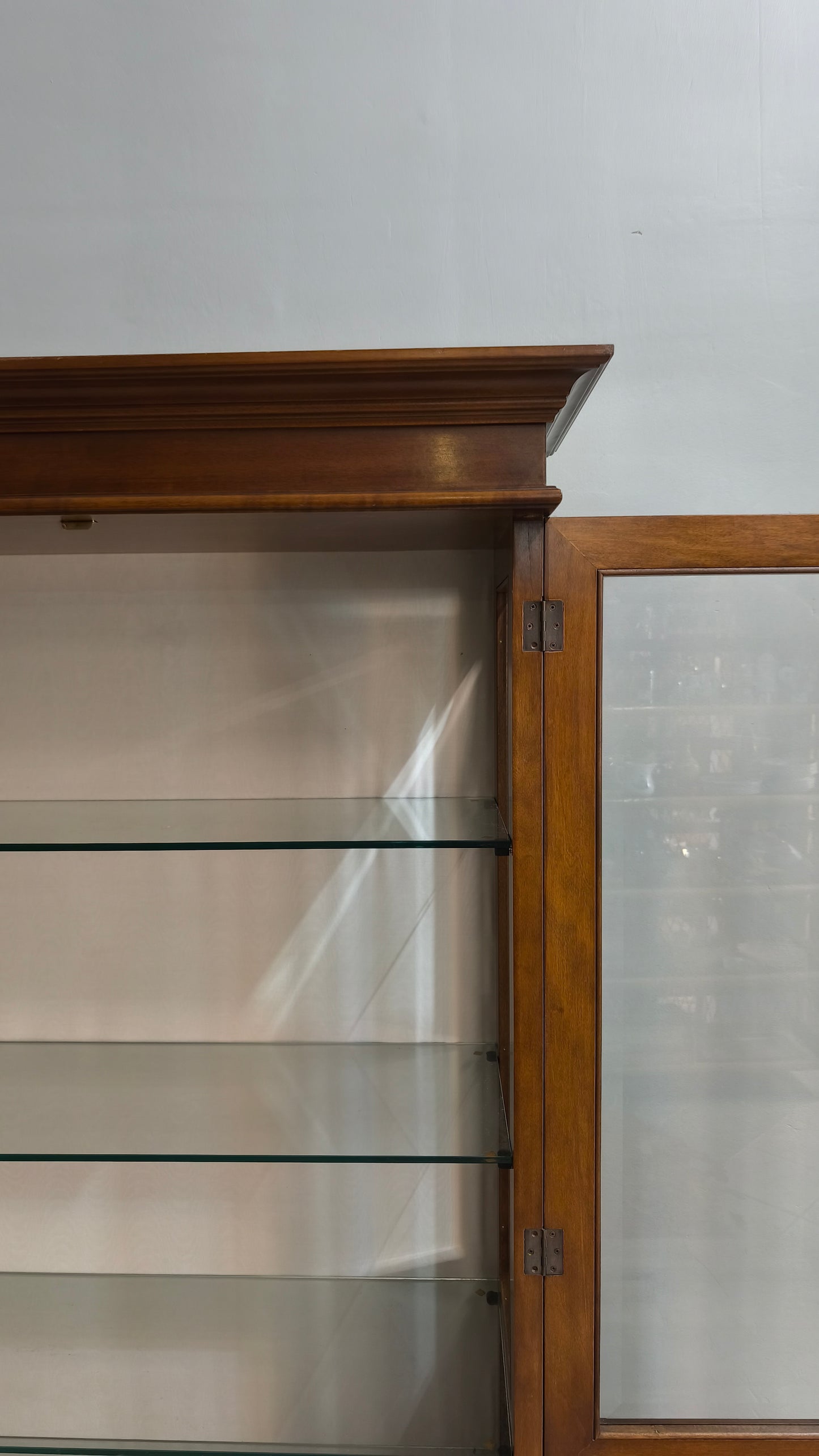 75624 Vetrina due ante in legno
