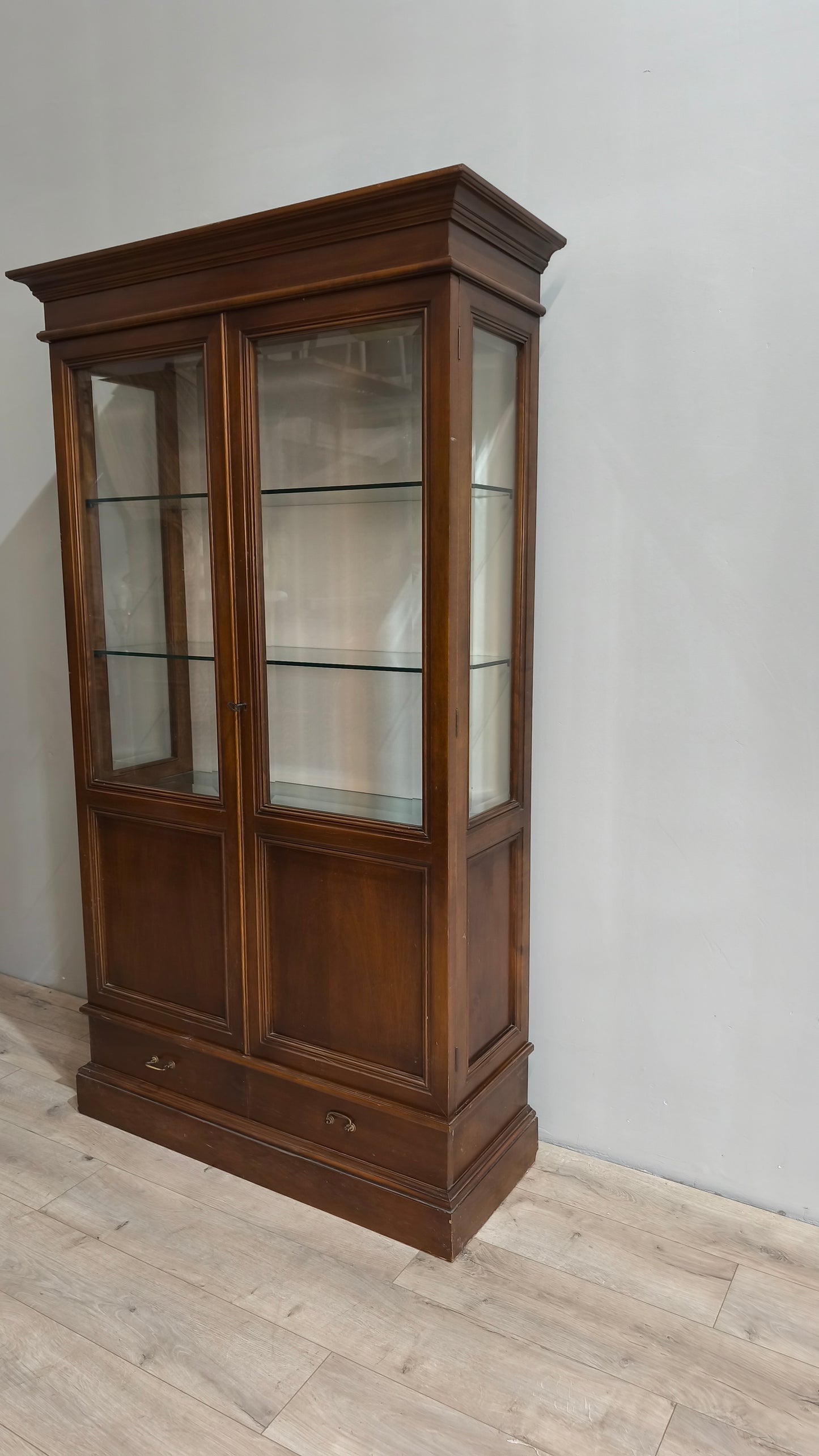 75624 Vetrina due ante in legno