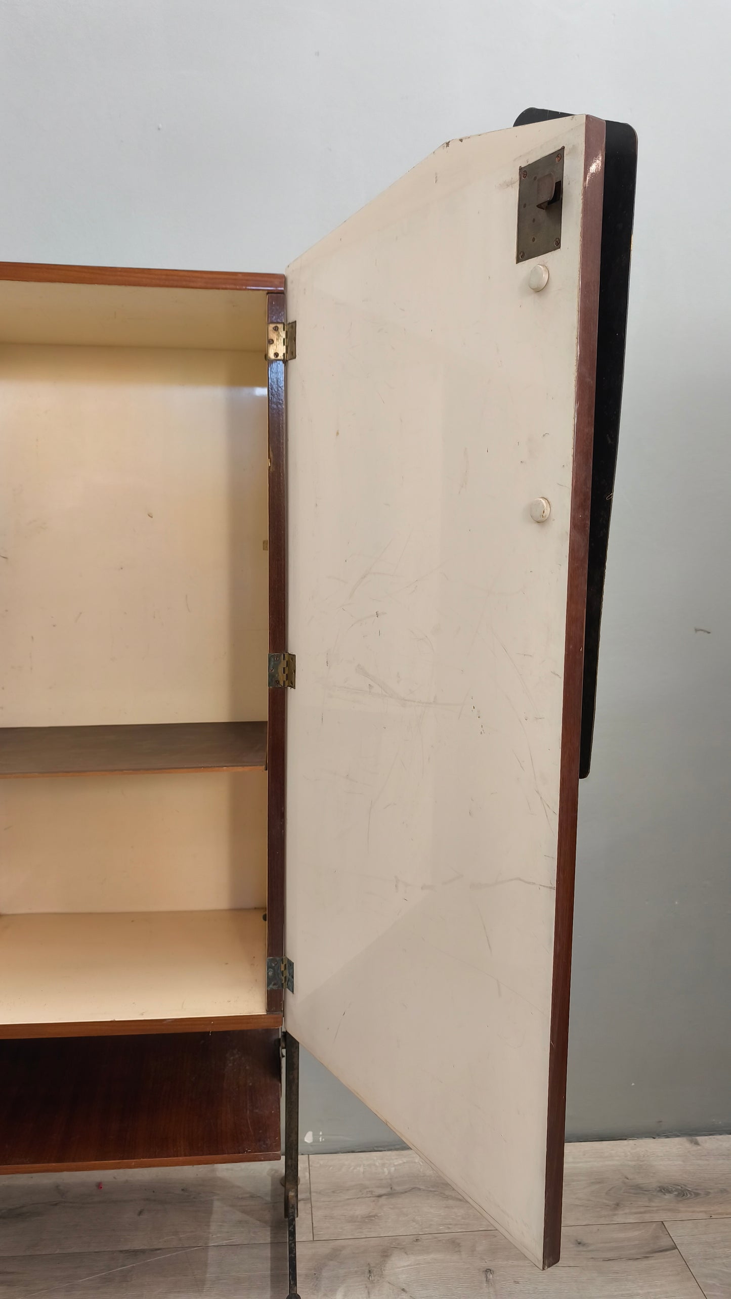 75755 Credenza stile nordico con sportello e cassetti