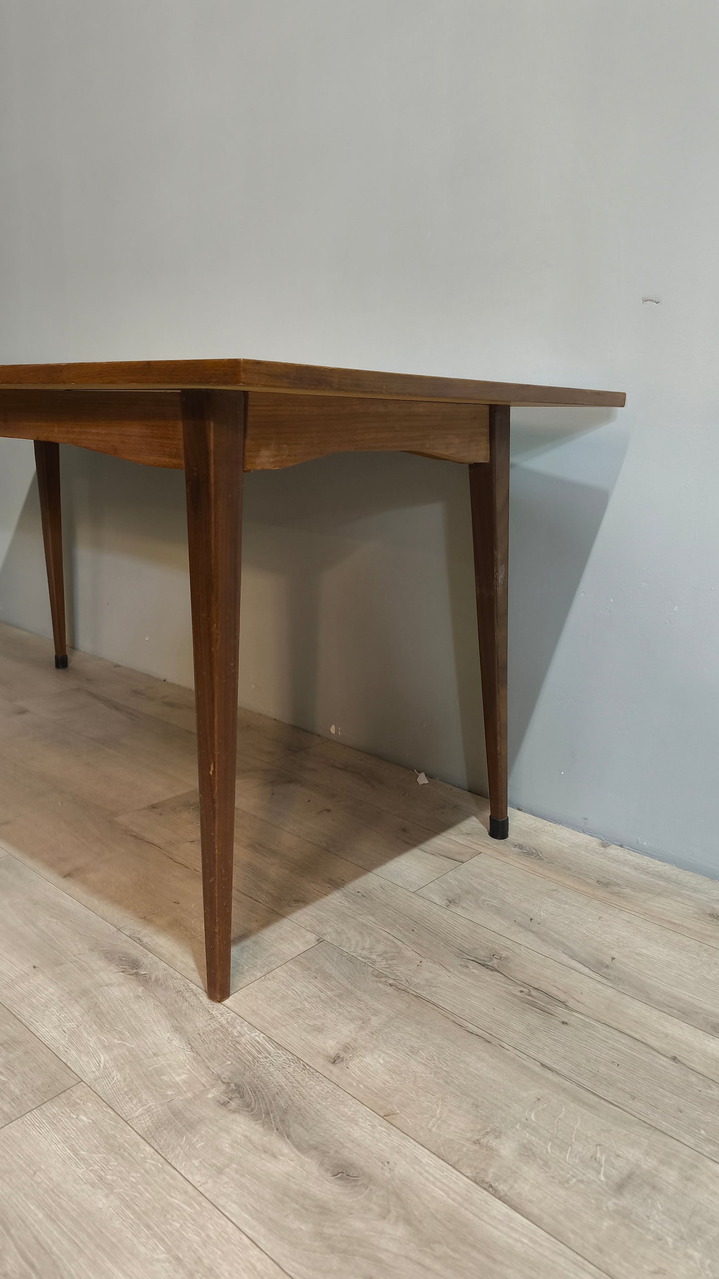 75786 Tavolo vintage in legno stile nordico
