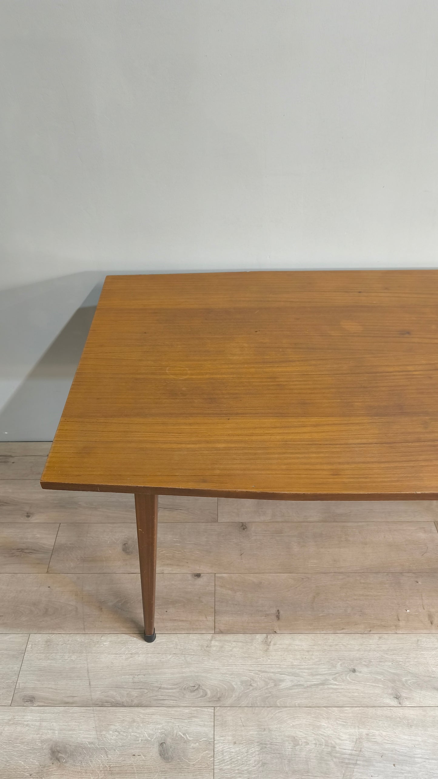 75786 Tavolo vintage in legno stile nordico