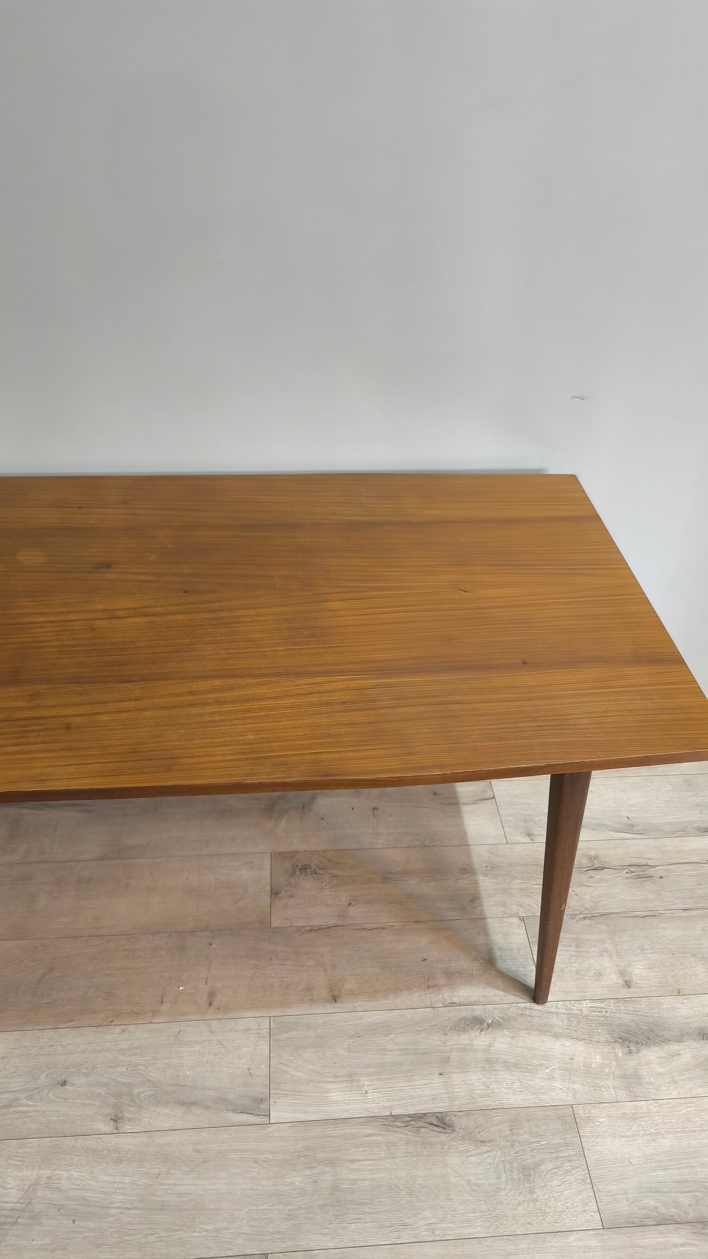 75786 Tavolo vintage in legno stile nordico