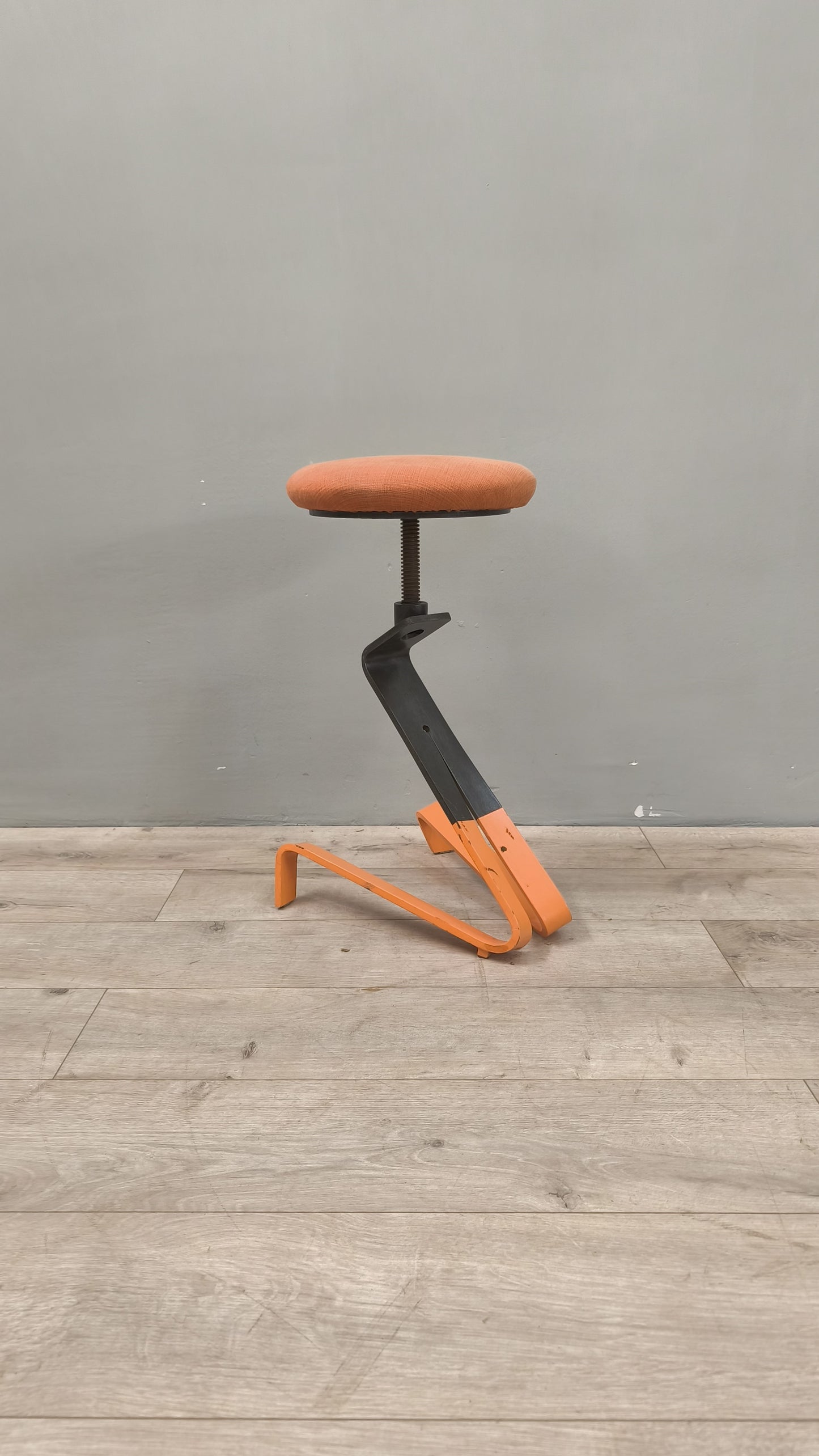 76863 Sgabello Herbie, Ferro Design (arancio)