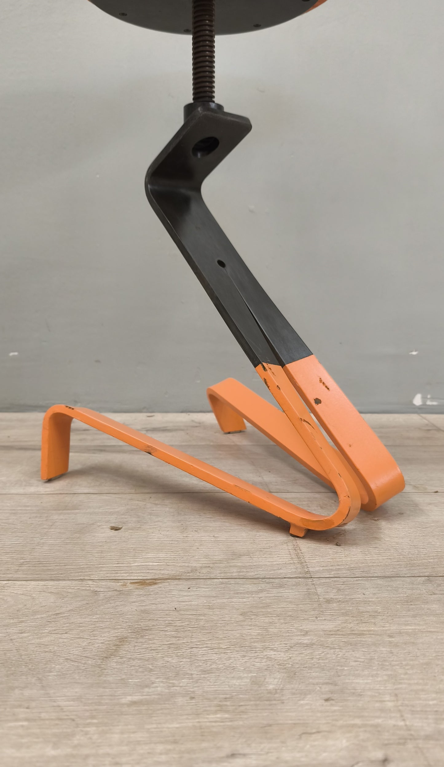 76863 Sgabello Herbie, Ferro Design (arancio)