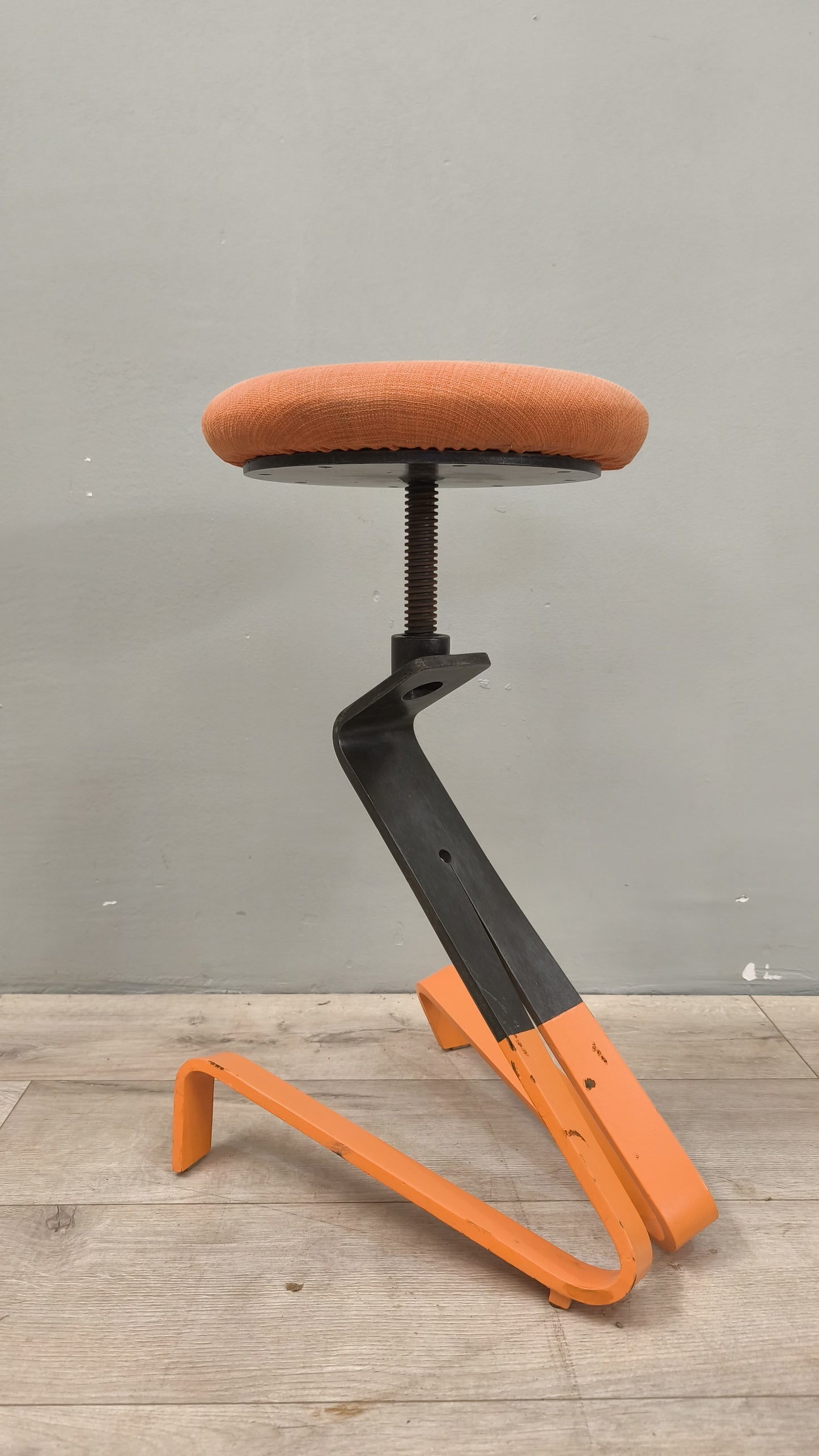76863 Sgabello Herbie, Ferro Design (arancio)