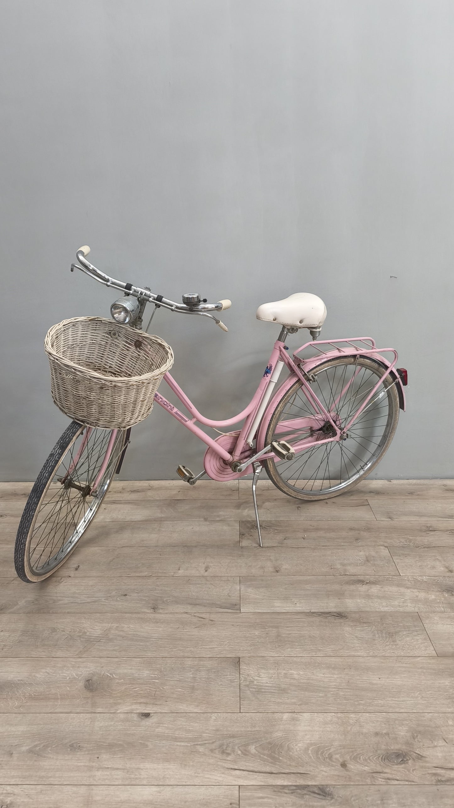 76945 Bicicletta Bianchi rosa con cestino