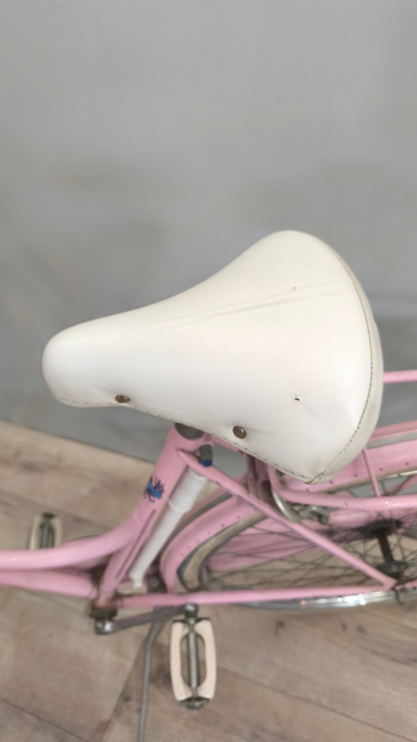 76945 Bicicletta Bianchi rosa con cestino