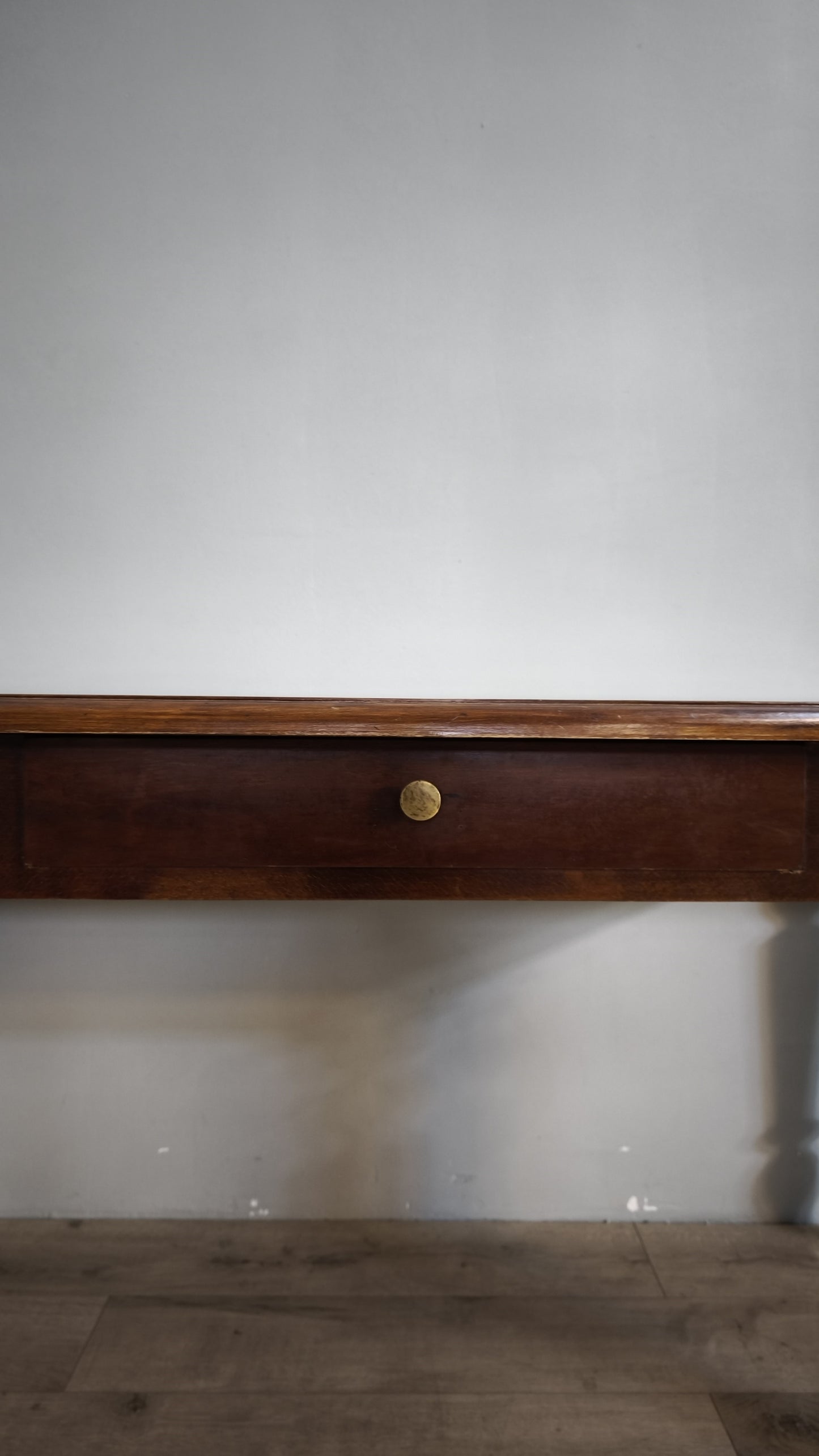 77430 Tavolo in legno massello con cassetto