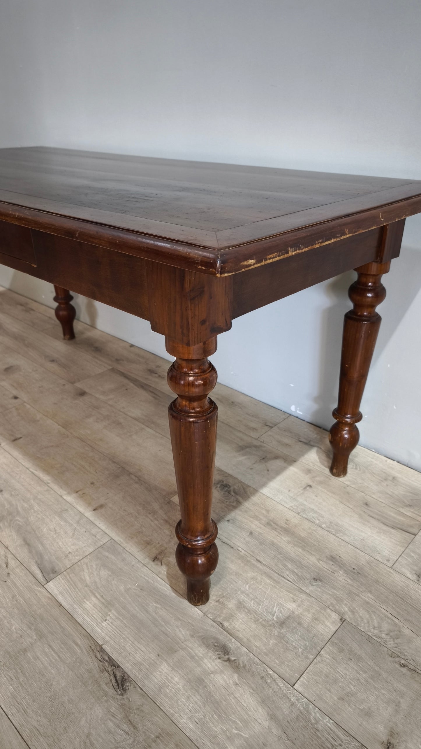 77430 Tavolo in legno massello con cassetto