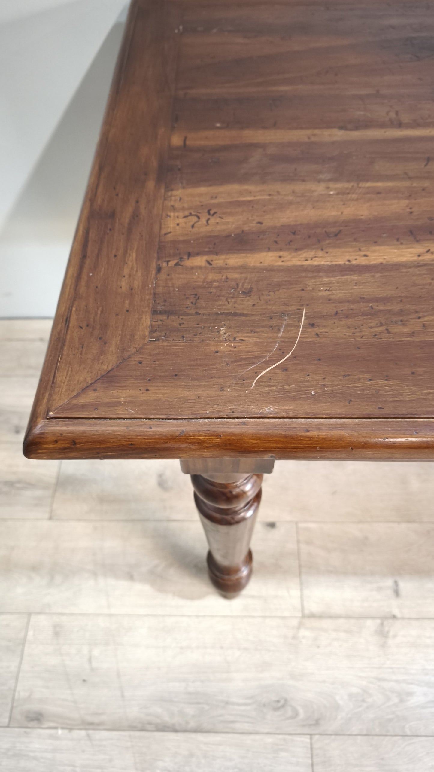 77430 Tavolo in legno massello con cassetto