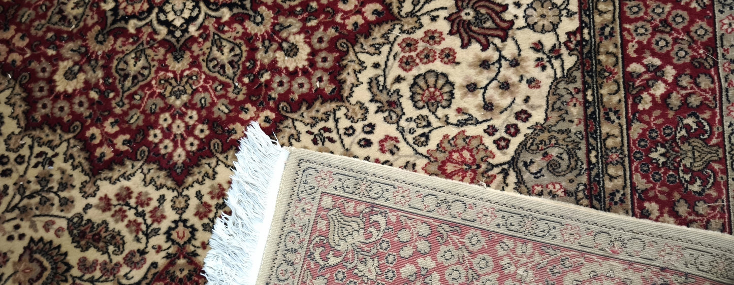 77501 Tappeto rosso e beige con decorazione a motivo floreale
