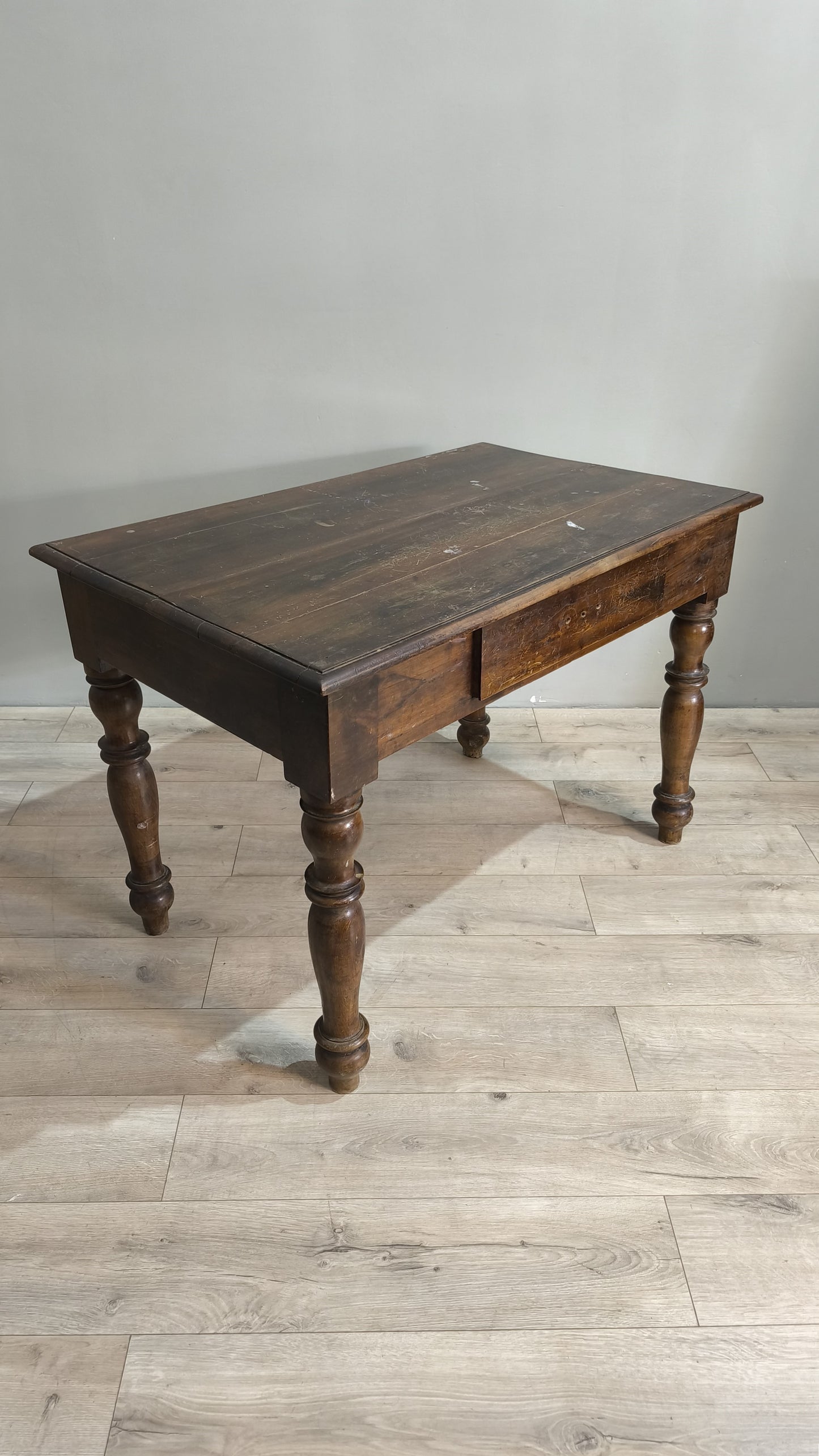 77803 Tavolo in legno massello con cassetto frontale