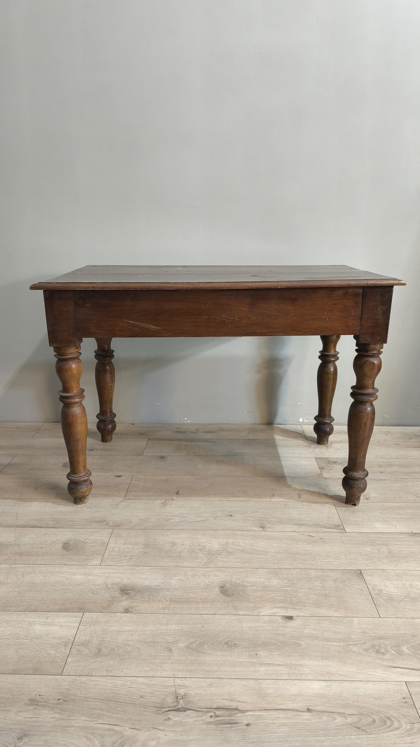 77803 Tavolo in legno massello con cassetto frontale