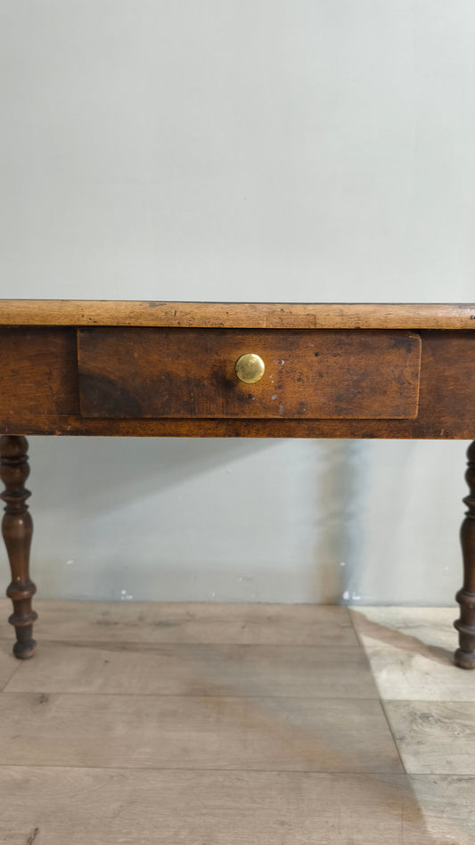 77802 Scrittoio in legno di noce con cassetto