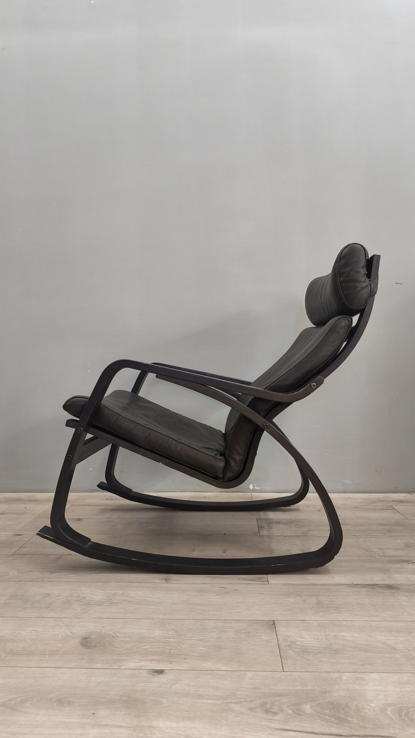 77964 Poltrona Poang Ikea nera a dondolo