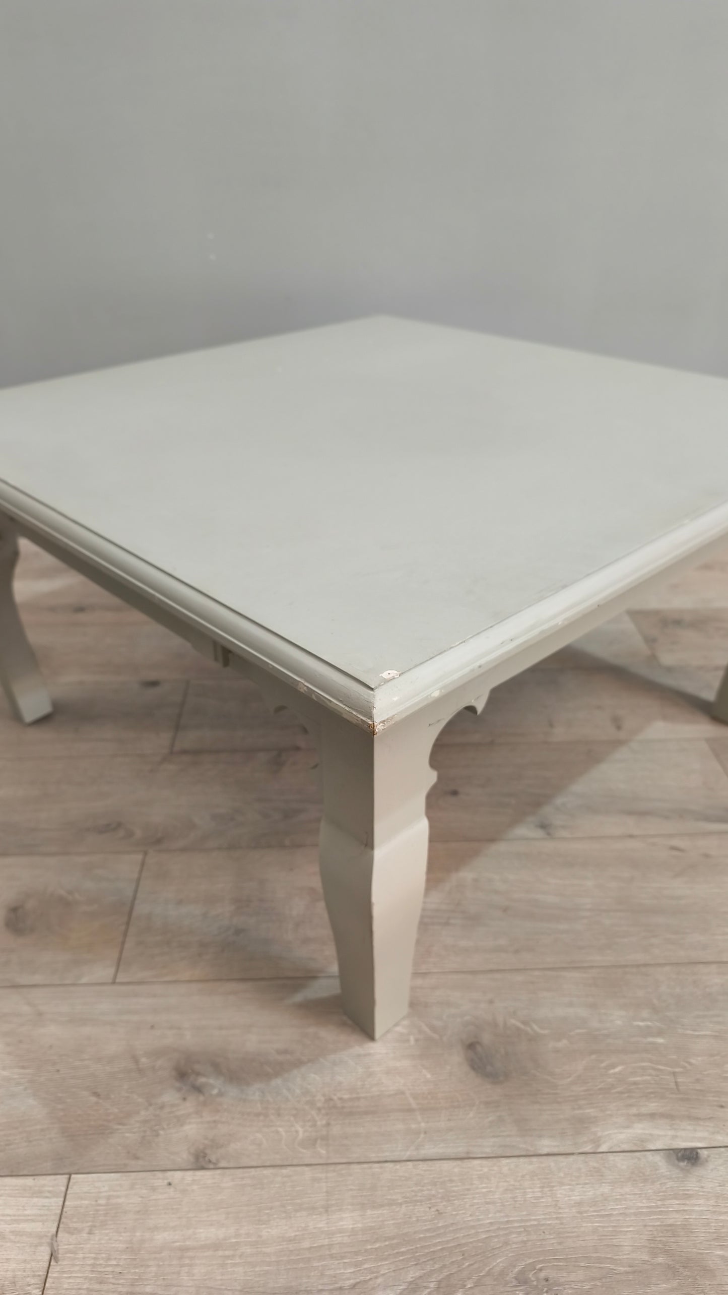 77868 Tavolino da salotto grigio in legno con piano quadrato