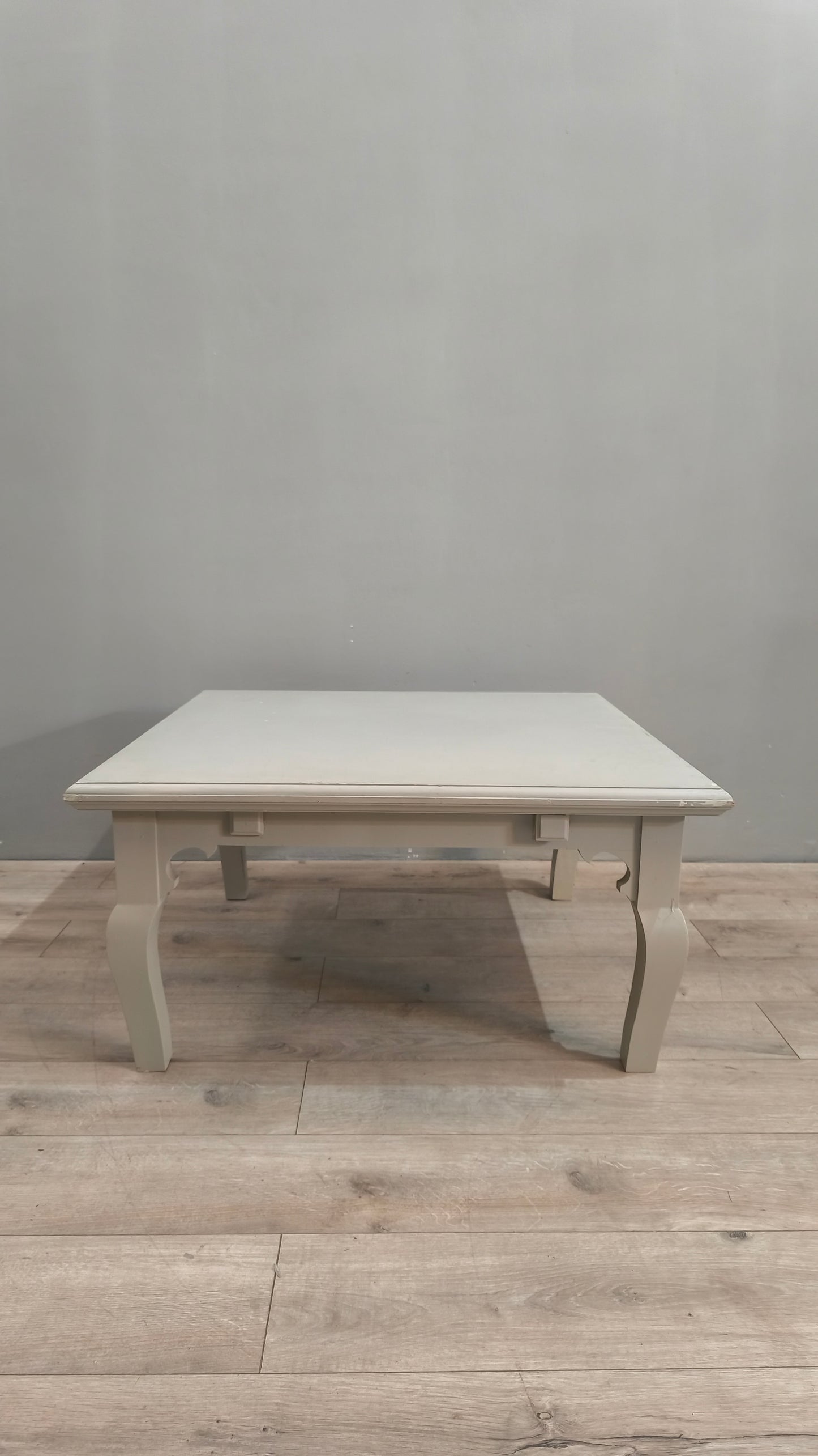 77868 Tavolino da salotto grigio in legno con piano quadrato