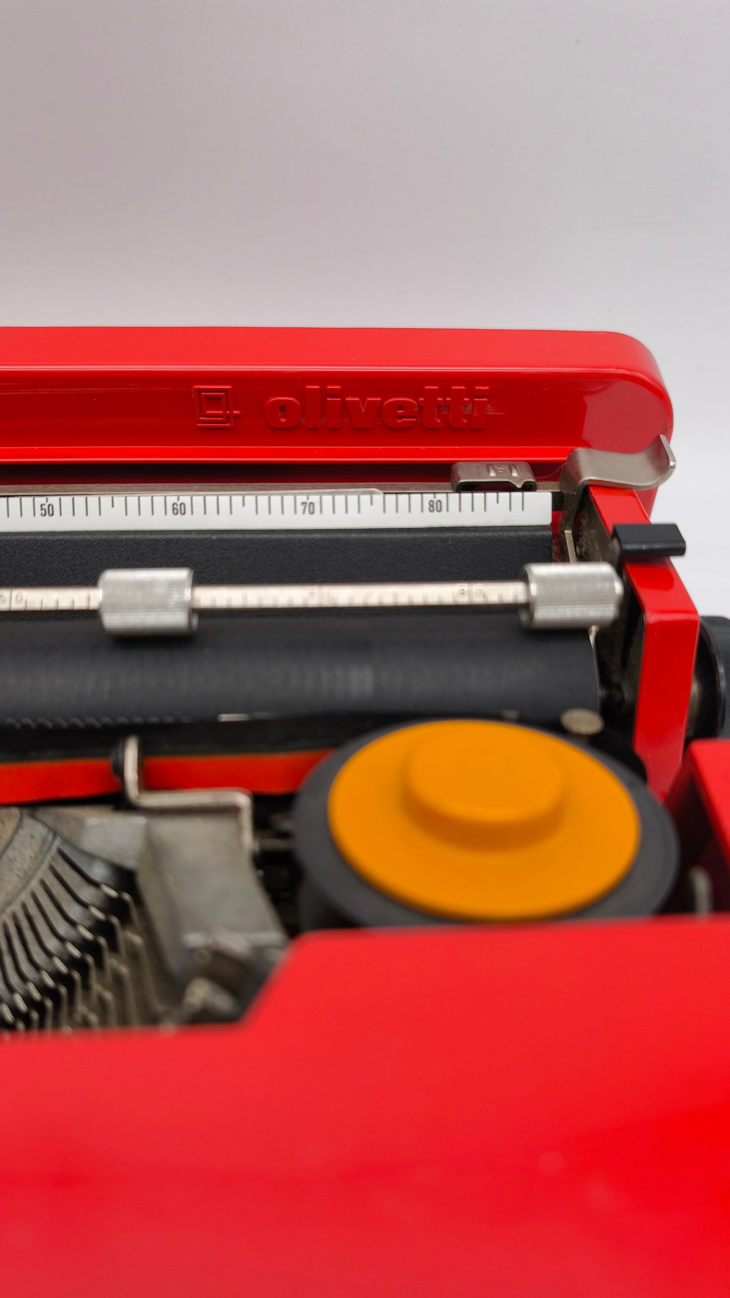 78463 Macchina da scrivere Olivetti Valentine rossa