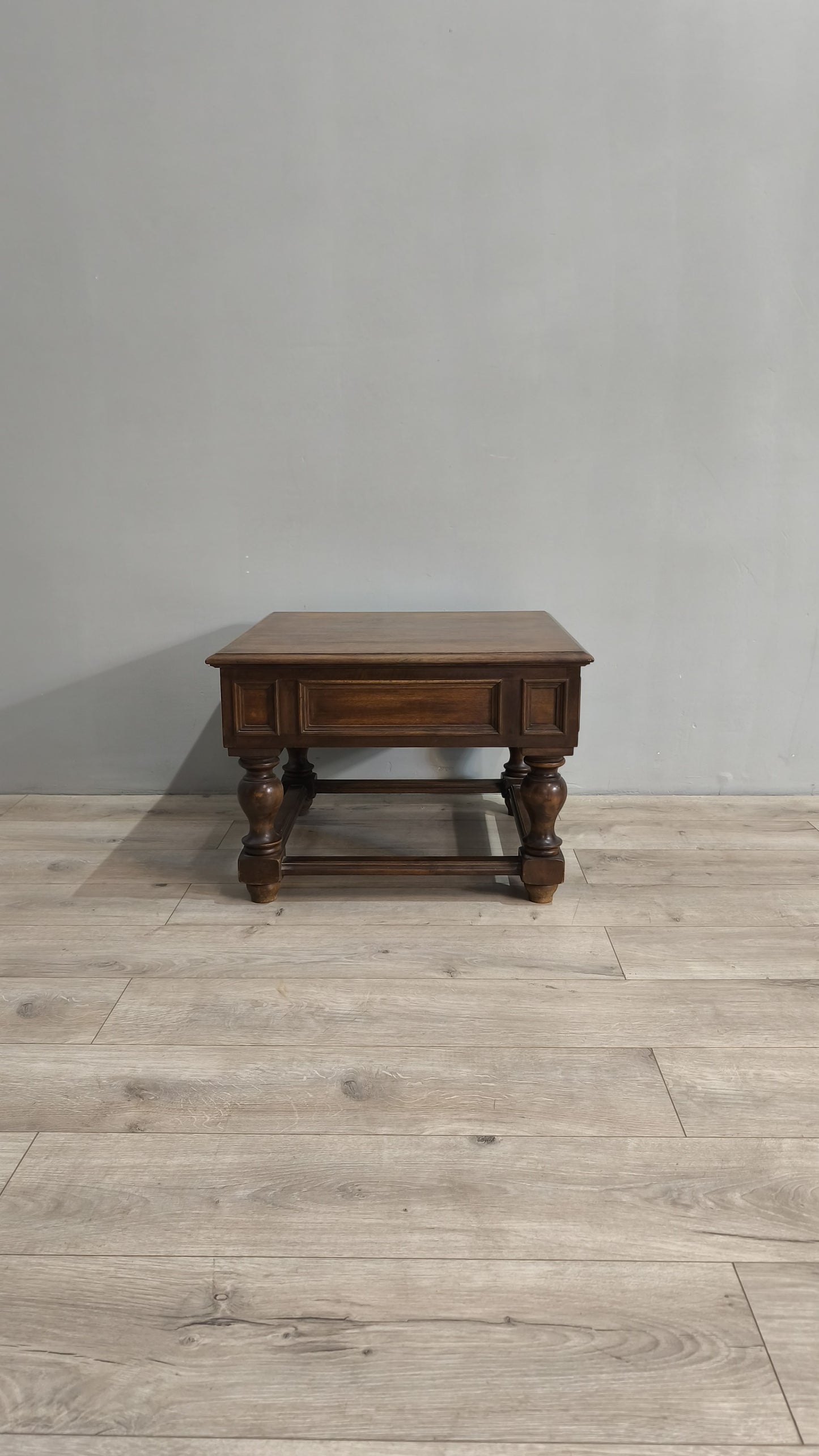 78057 Tavolino da salotto in legno con cassetti nascosti