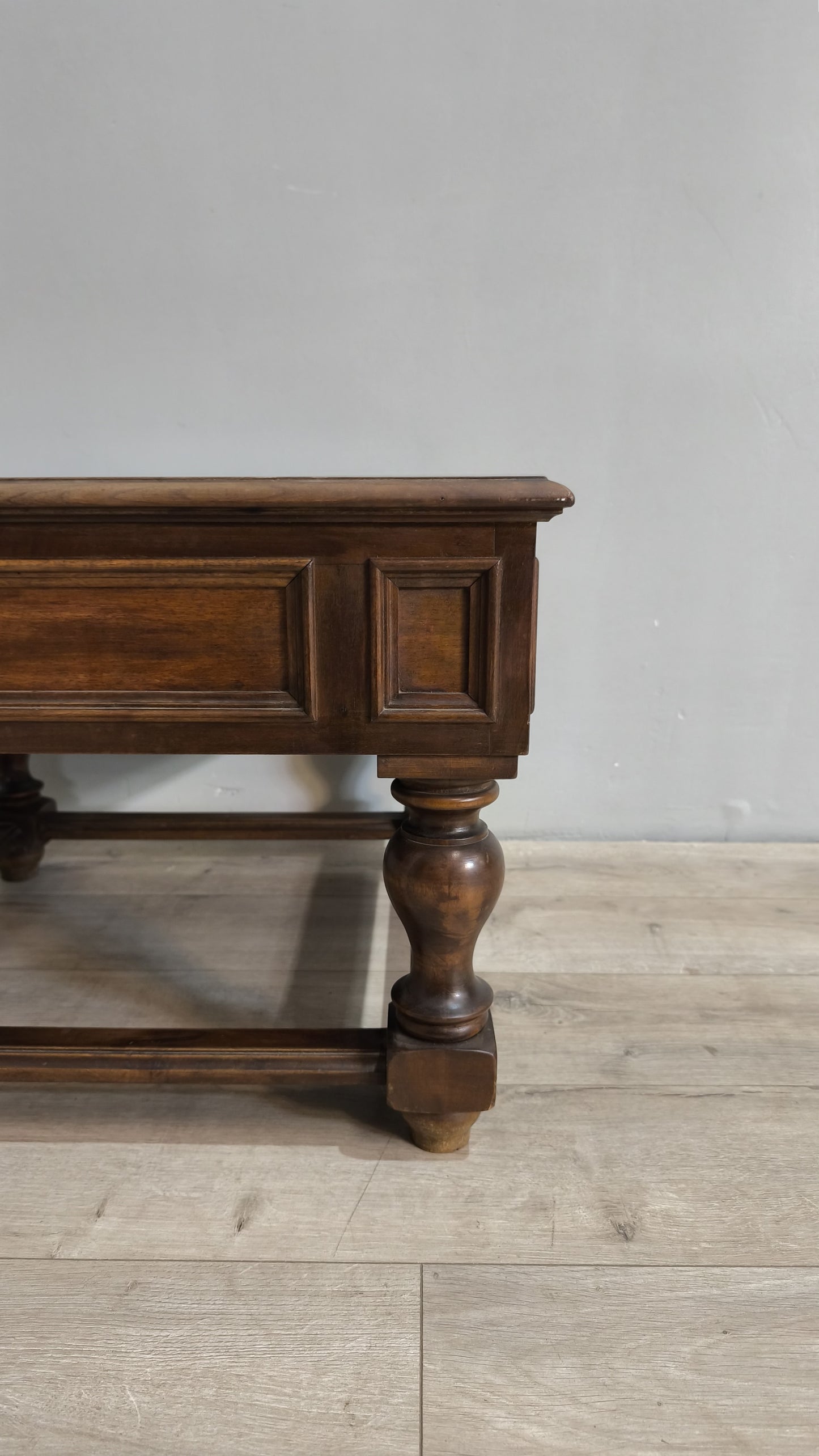 78057 Tavolino da salotto in legno con cassetti nascosti