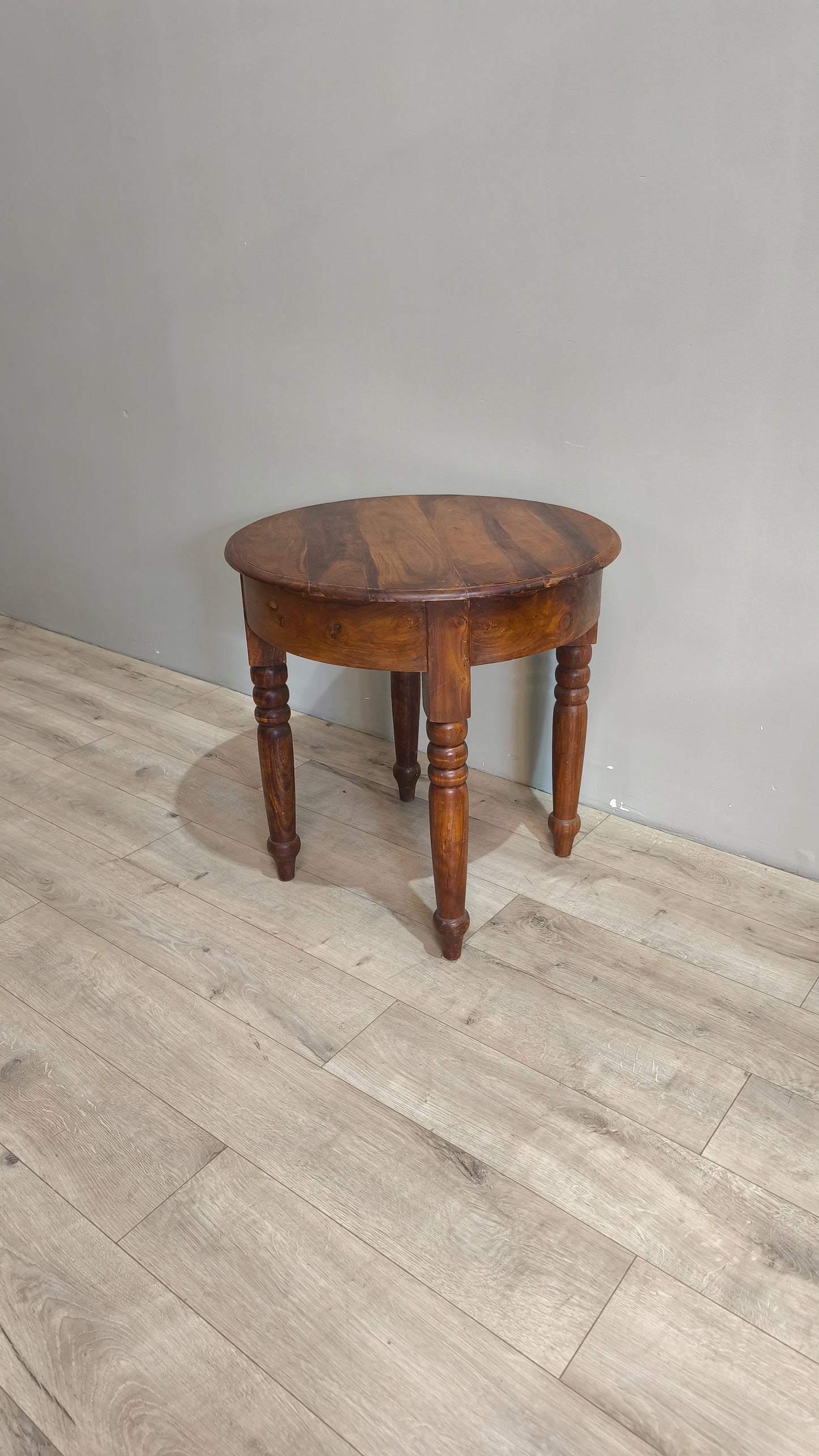 78189 Tavolo in legno con piano rotondo