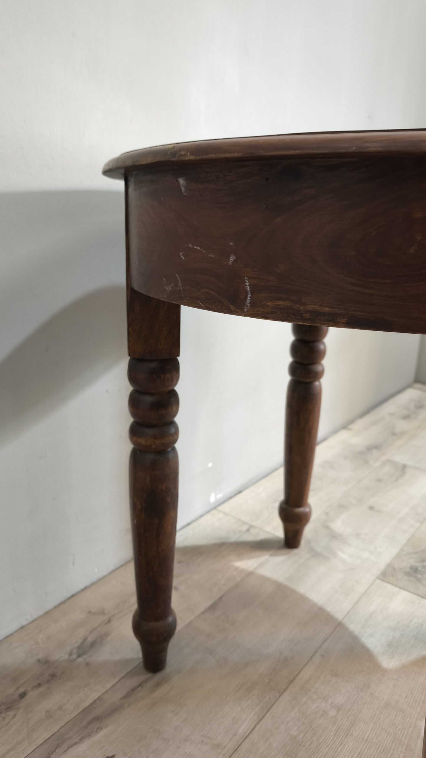 78189 Tavolo in legno con piano rotondo